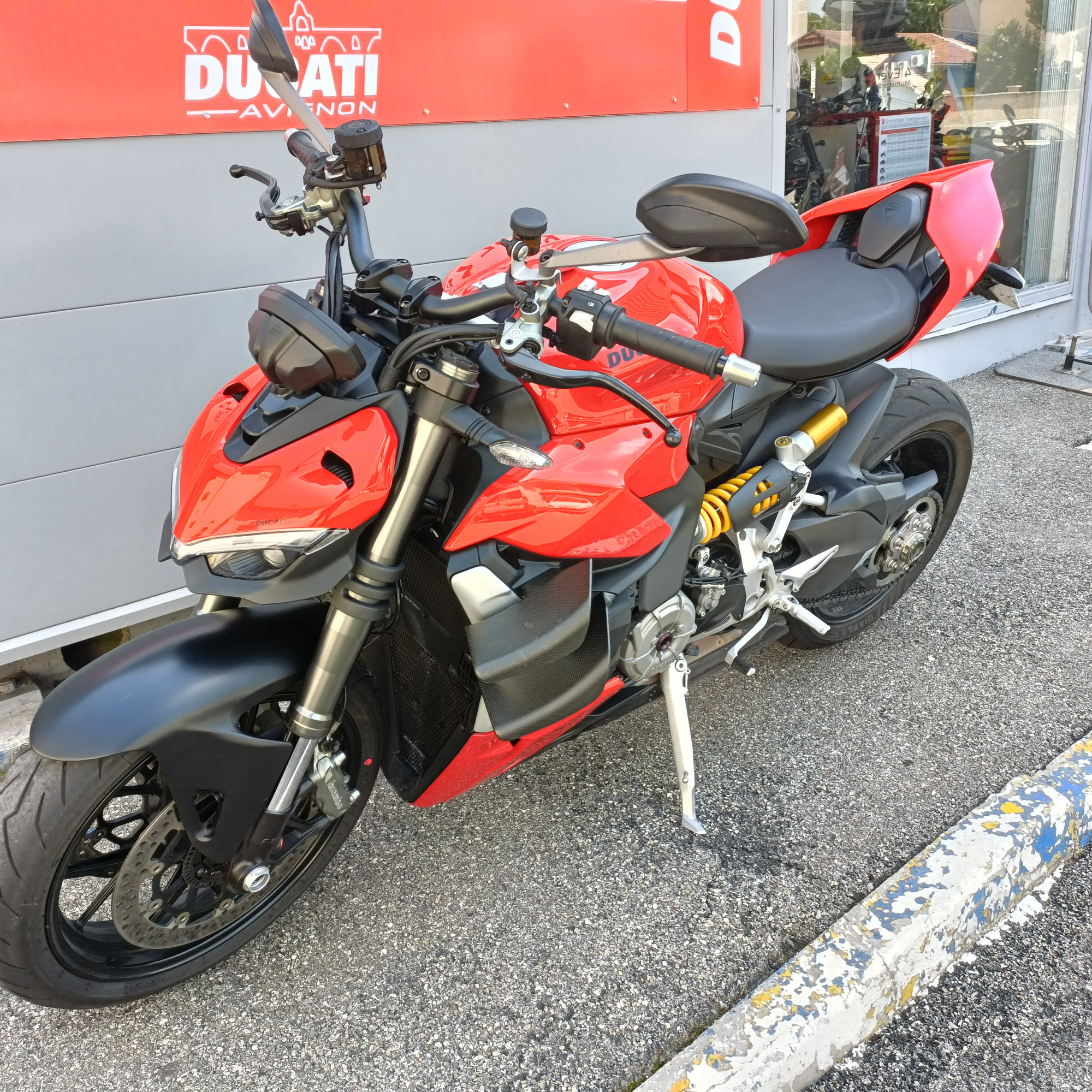 photo de DUCATI STREETFIGHTER 955 occasion de couleur  en vente à Avignon n°3