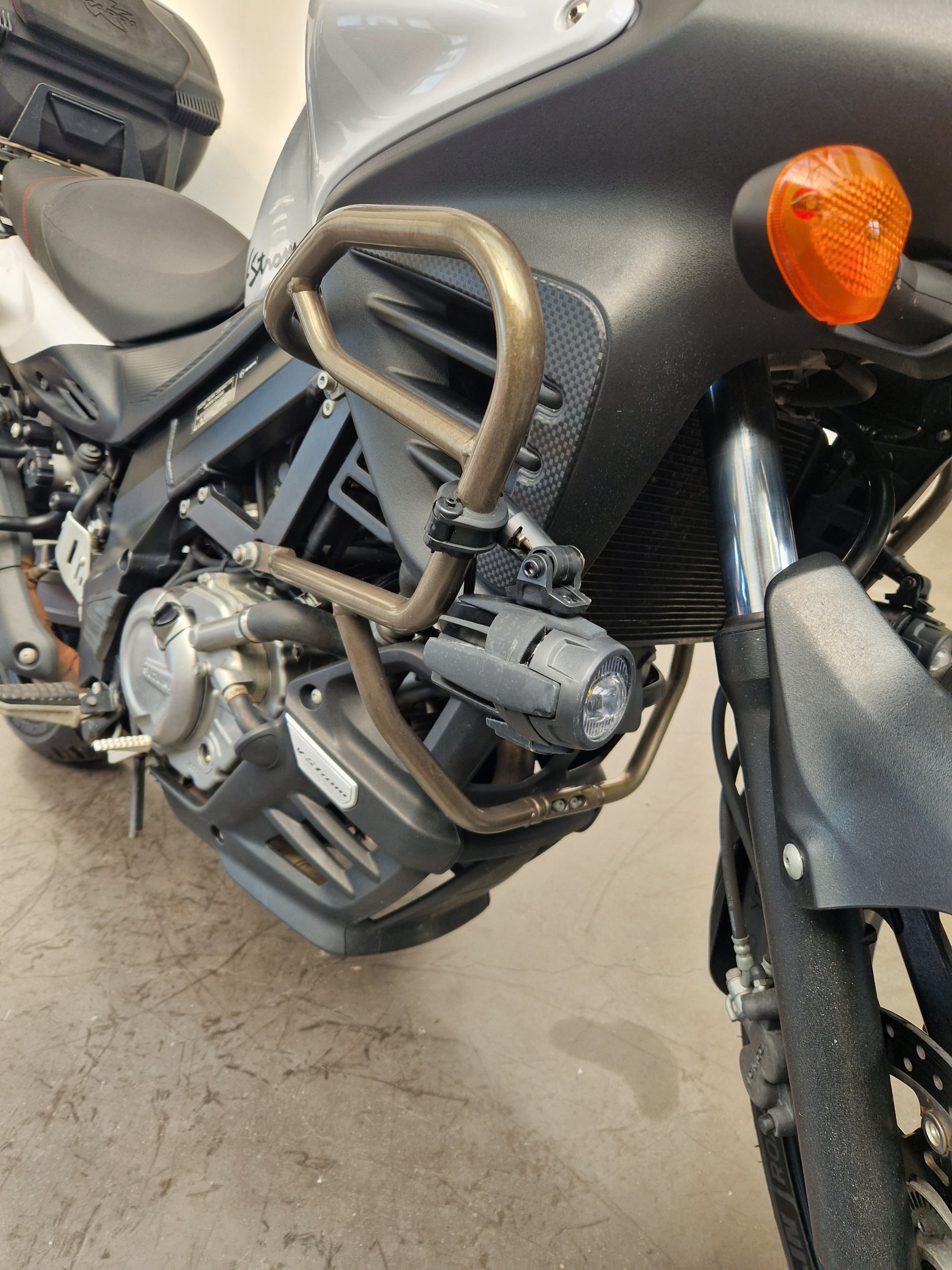 photo de SUZUKI DL 650 V-STROM 650 occasion de couleur  en vente à Le Mans n°3