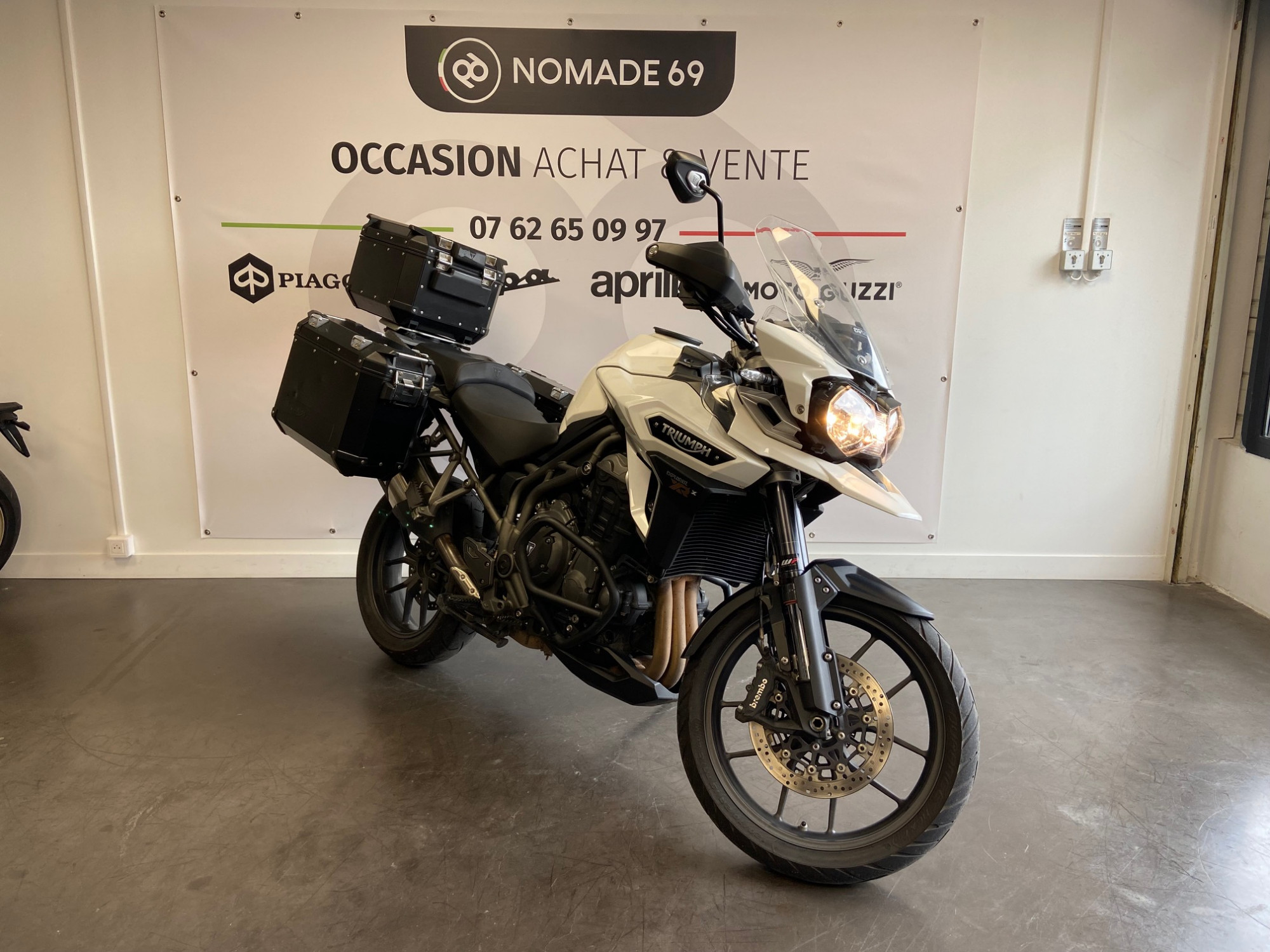 photo de TRIUMPH TIGER 1200 EXPLORER XRX 1200 occasion de couleur  en vente à Brignais n°2