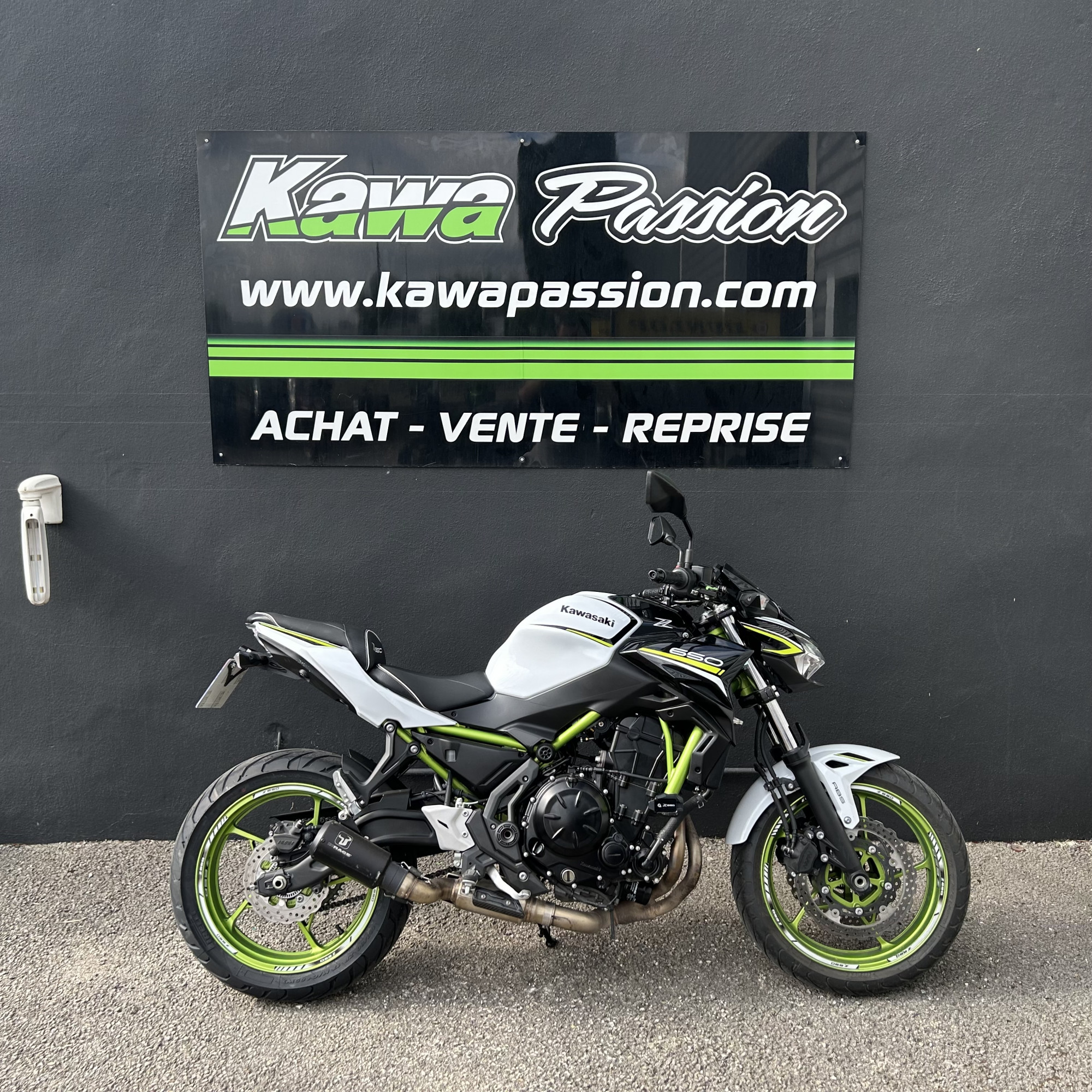 photo de KAWASAKI Z 650 702 occasion de couleur  en vente à Ales n°3