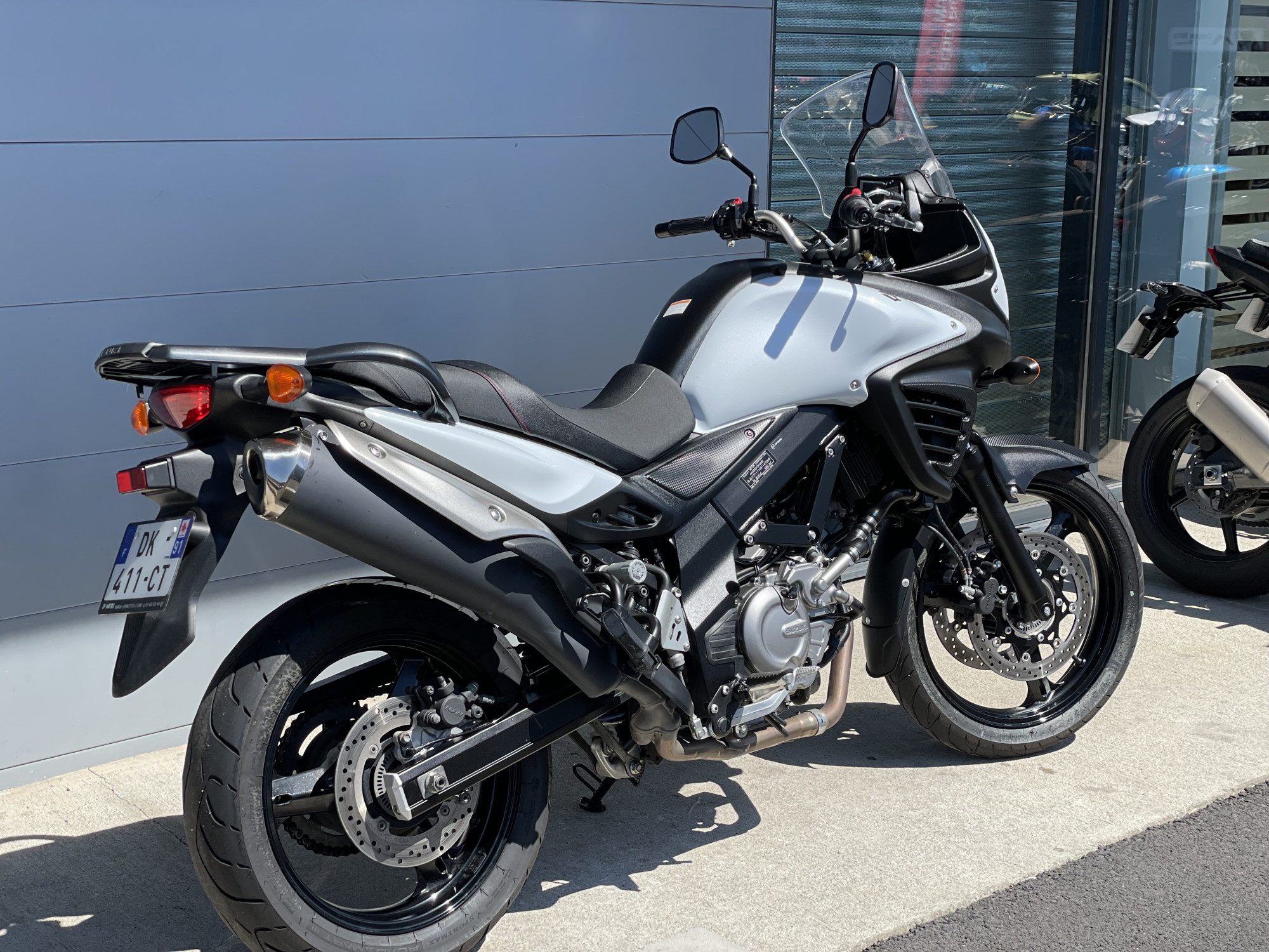 photo de SUZUKI DL 650 V-STROM 650 occasion de couleur  en vente à Aubiere n°3