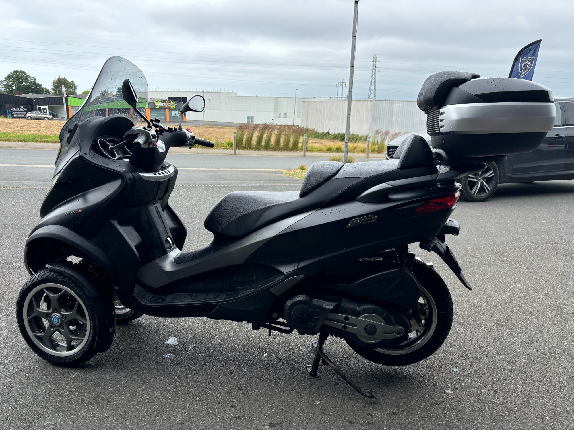 photo de PIAGGIO MP3 500 LT 500 occasion de couleur  en vente à Tregueux n°3