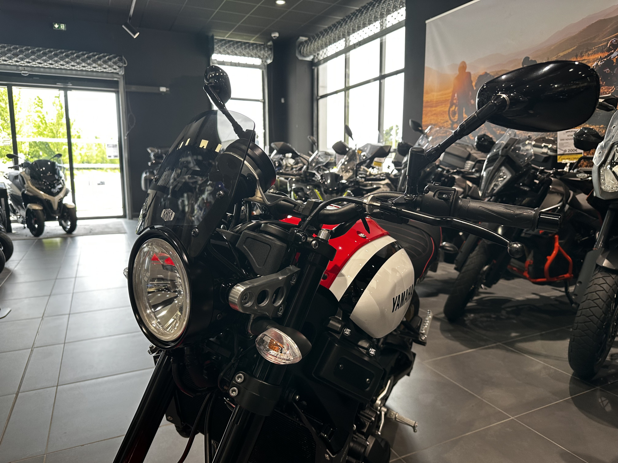 photo de YAMAHA XSR 900 850 occasion de couleur  en vente à Ploeren n°1