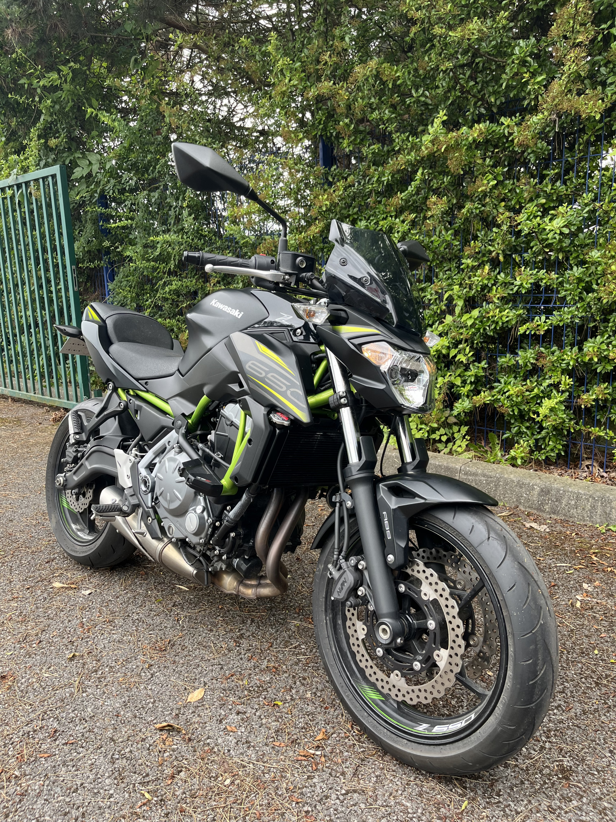 photo de KAWASAKI Z 650 (47.5CV) 650 occasion de couleur  en vente à St Maximin n°2