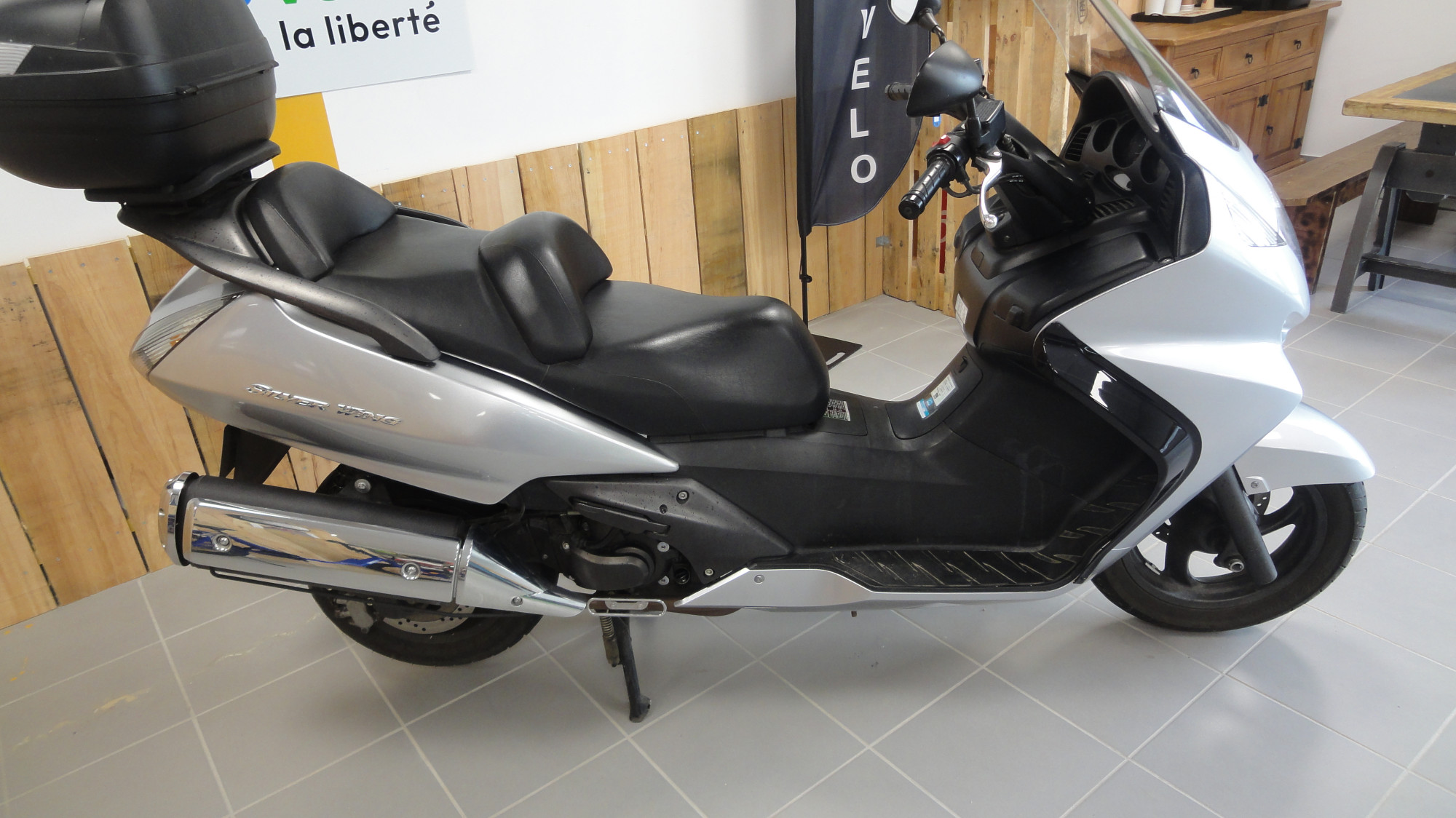 photo de HONDA SILVER WING 650 400 occasion de couleur  en vente à Echire n°1