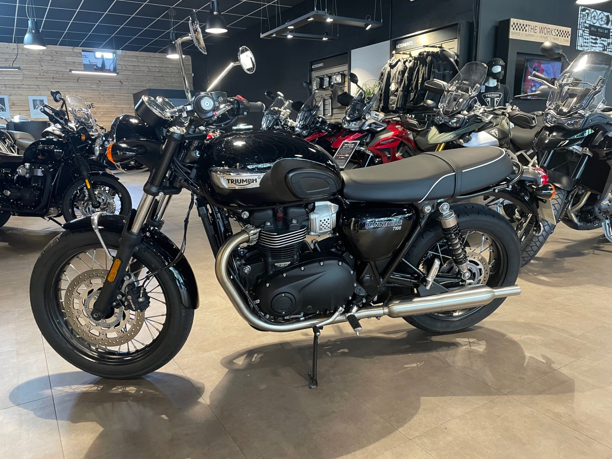 photo de TRIUMPH BONNEVILLE T100 865 occasion de couleur  en vente à Lanester n°1