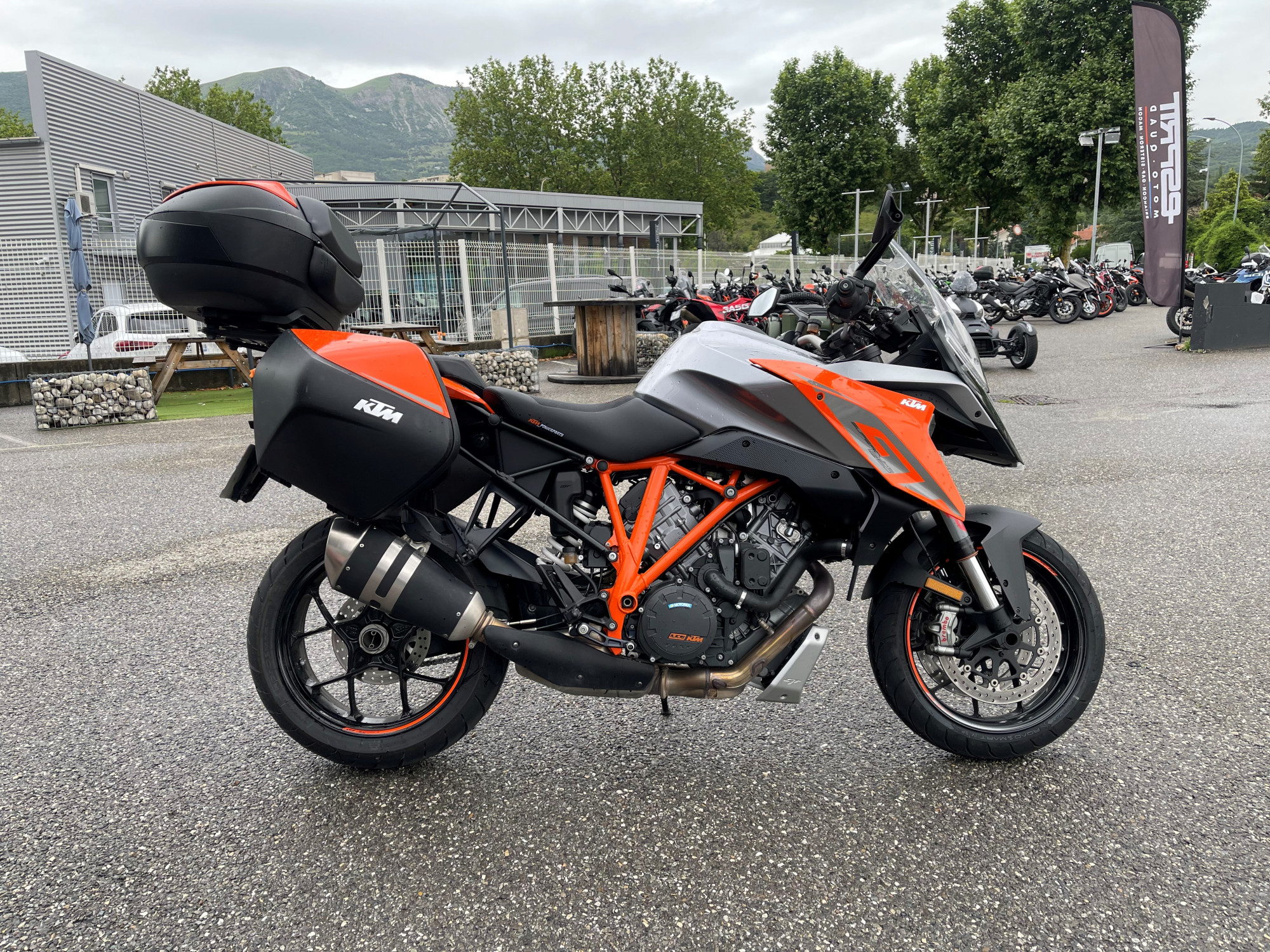 photo de KTM 1290 SUPER DUKE GT 1290 occasion de couleur  en vente à Gap n°2