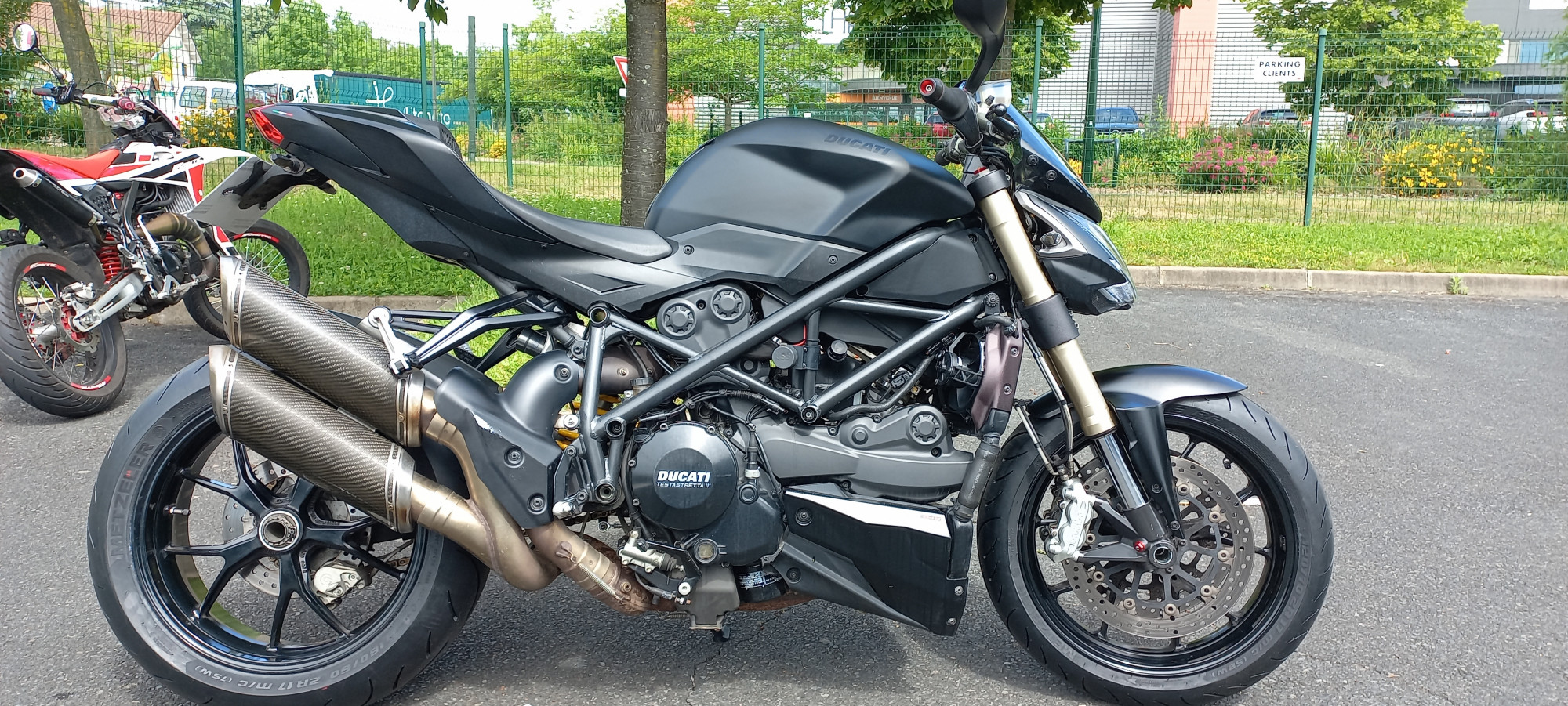 photo de DUCATI STREETFIGHTER 848 occasion de couleur  en vente à Gleize n°3