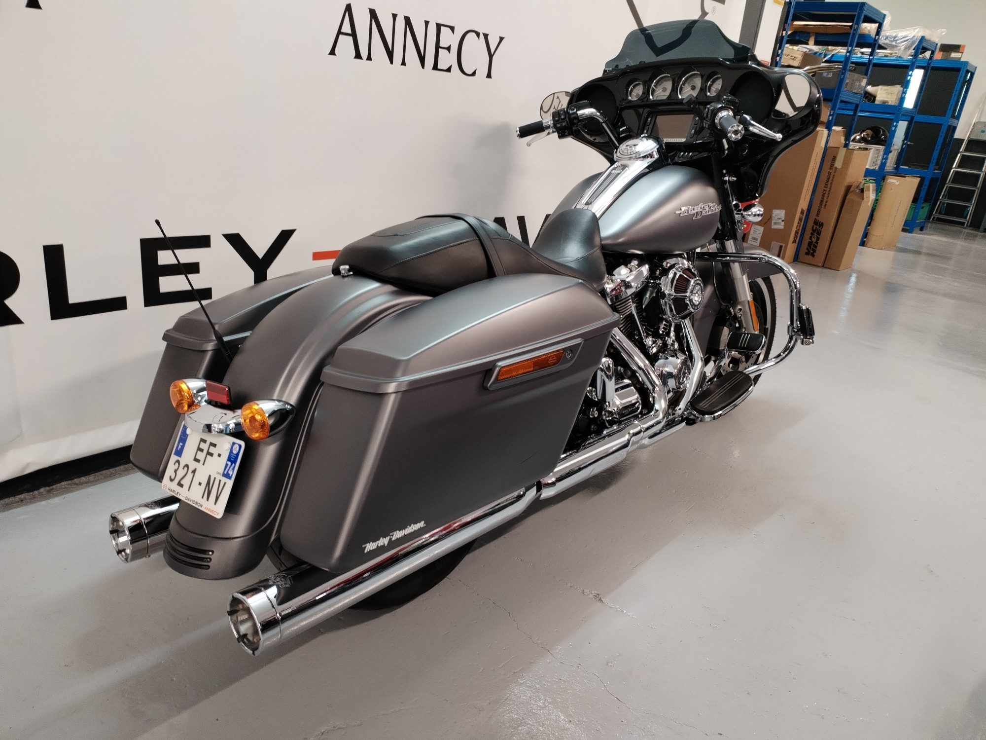 photo de HARLEY DAVIDSON TOURING STREET GLIDE 1745 SPECIA 1745 occasion de couleur  en vente à Seynod n°3