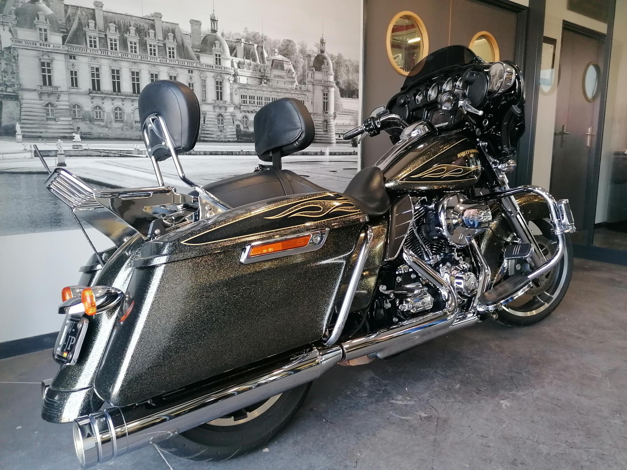 photo de HARLEY DAVIDSON TOURING STREET GLIDE 1690 SPECIA 1690 occasion de couleur  en vente à St Maximin n°3