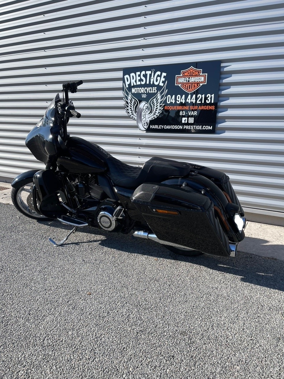 photo de HARLEY DAVIDSON TOURING STREET GLIDE 1800 CVO 1800 occasion de couleur  en vente à Roquebrune Sur Argens n°3