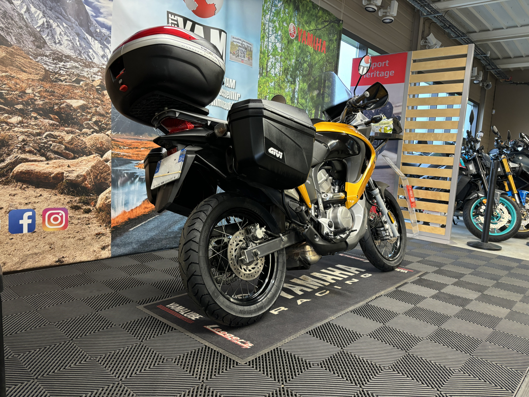 photo de HONDA TRANSALP 700 ABS 700 occasion de couleur  en vente à Rennes n°3