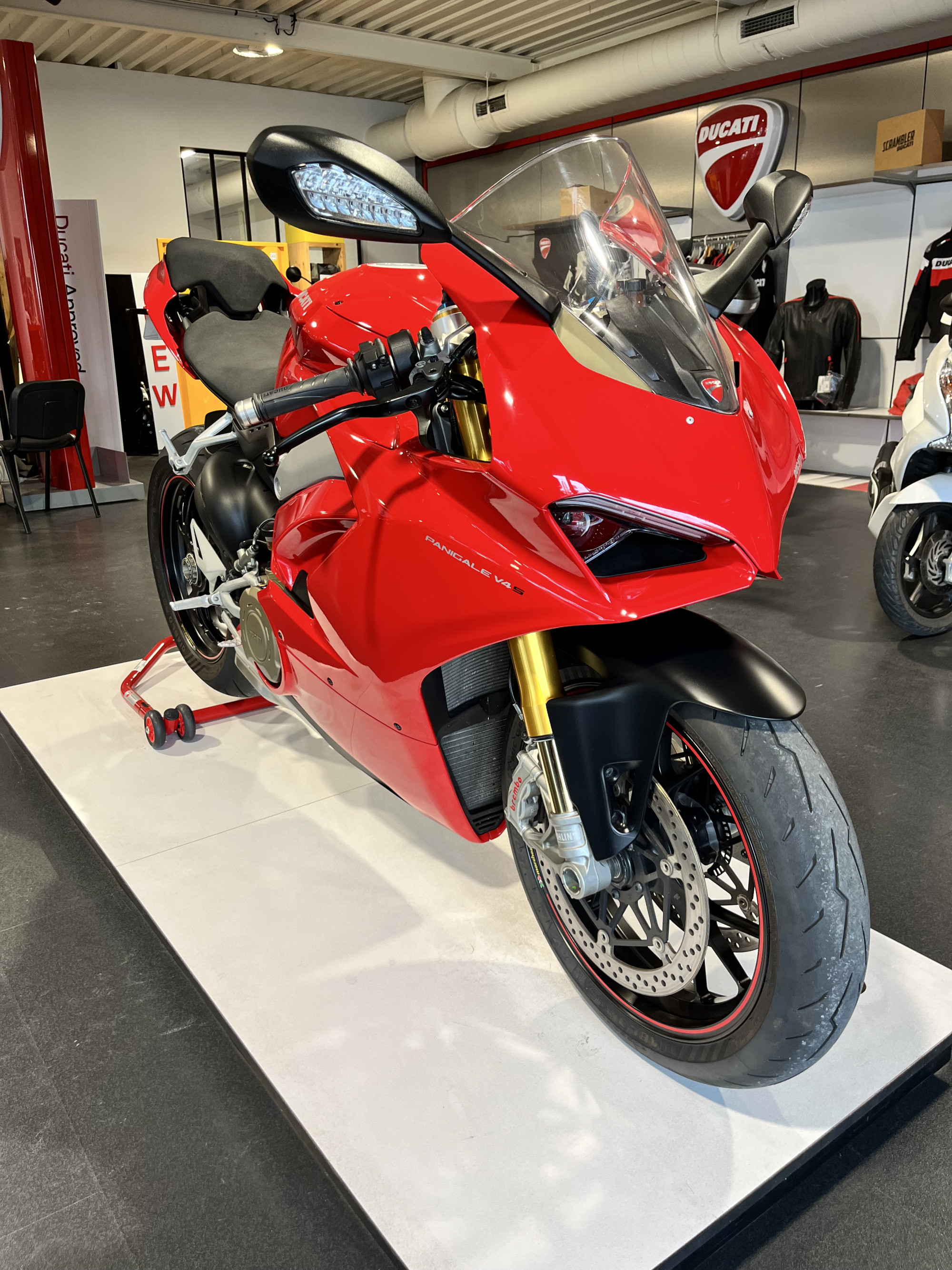 photo de DUCATI PANIGALE 1103 V4 1103 occasion de couleur  en vente à Calais n°3