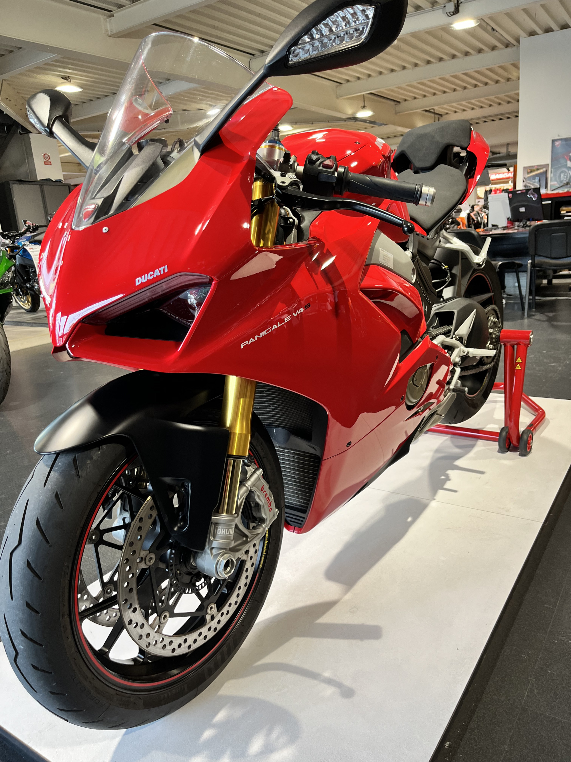 photo de DUCATI PANIGALE 1103 V4 1103 occasion de couleur  en vente à Calais n°2