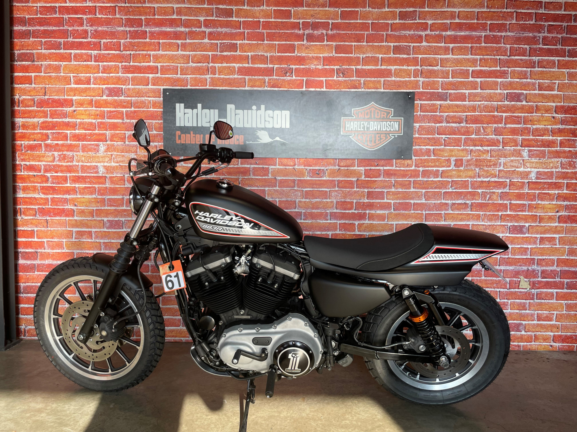 photo de HARLEY DAVIDSON SPORTSTER 883 R 883 occasion de couleur  en vente à Fegersheim n°2