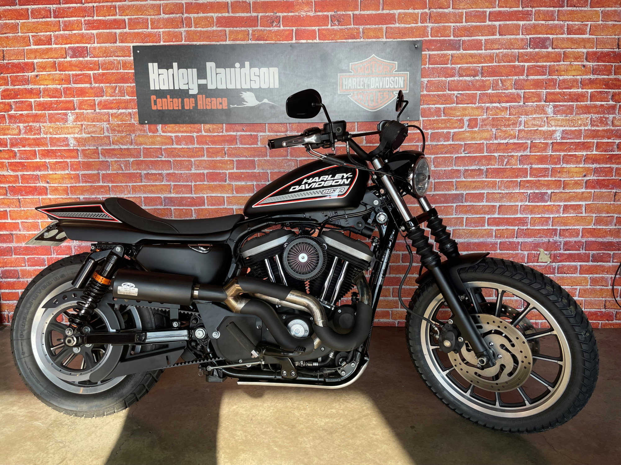 photo de HARLEY DAVIDSON SPORTSTER 883 R 883 occasion de couleur  en vente   Fegersheim