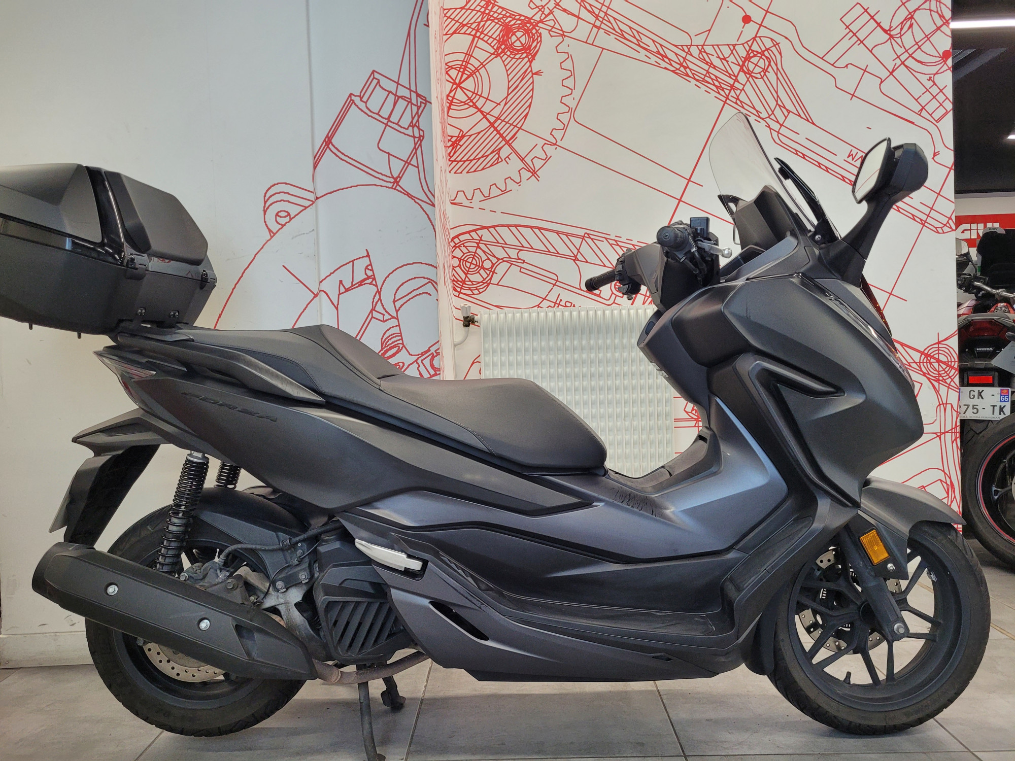 photo de HONDA NSS FORZA 125 125 occasion de couleur  en vente   Paris 12