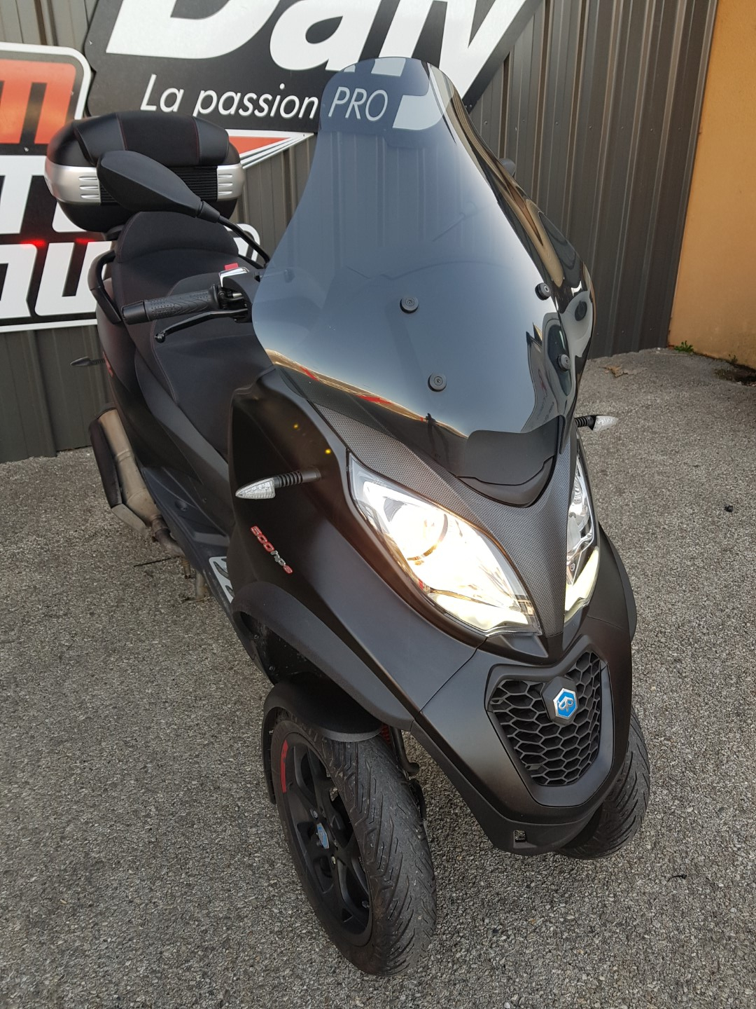 photo de PIAGGIO MP3 500 HPE SPORT ADVANCED ABS A 500 occasion de couleur  en vente à Gap n°3