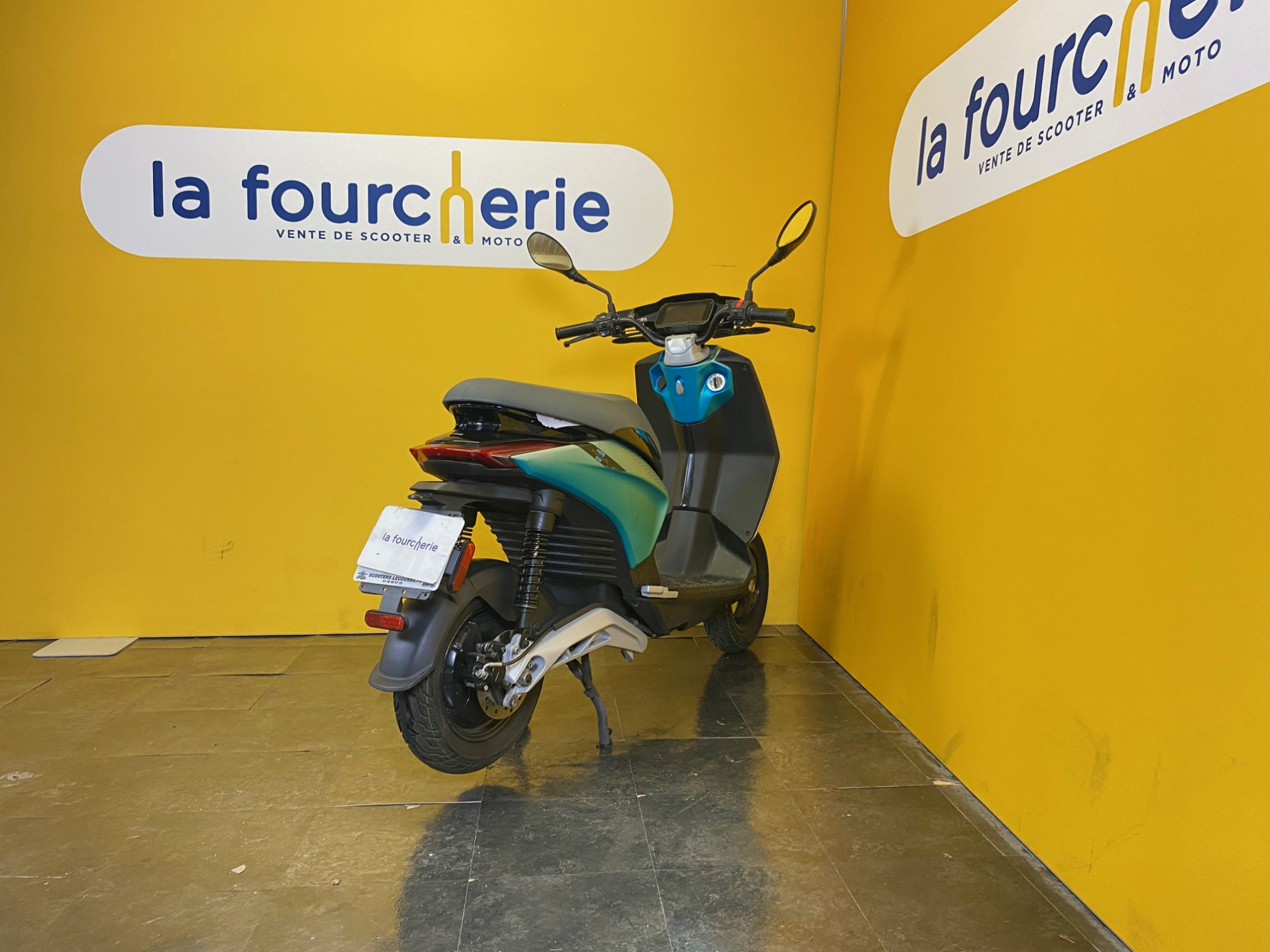 photo de PIAGGIO 1 + 50 occasion de couleur  en vente à Paris 15 n°2