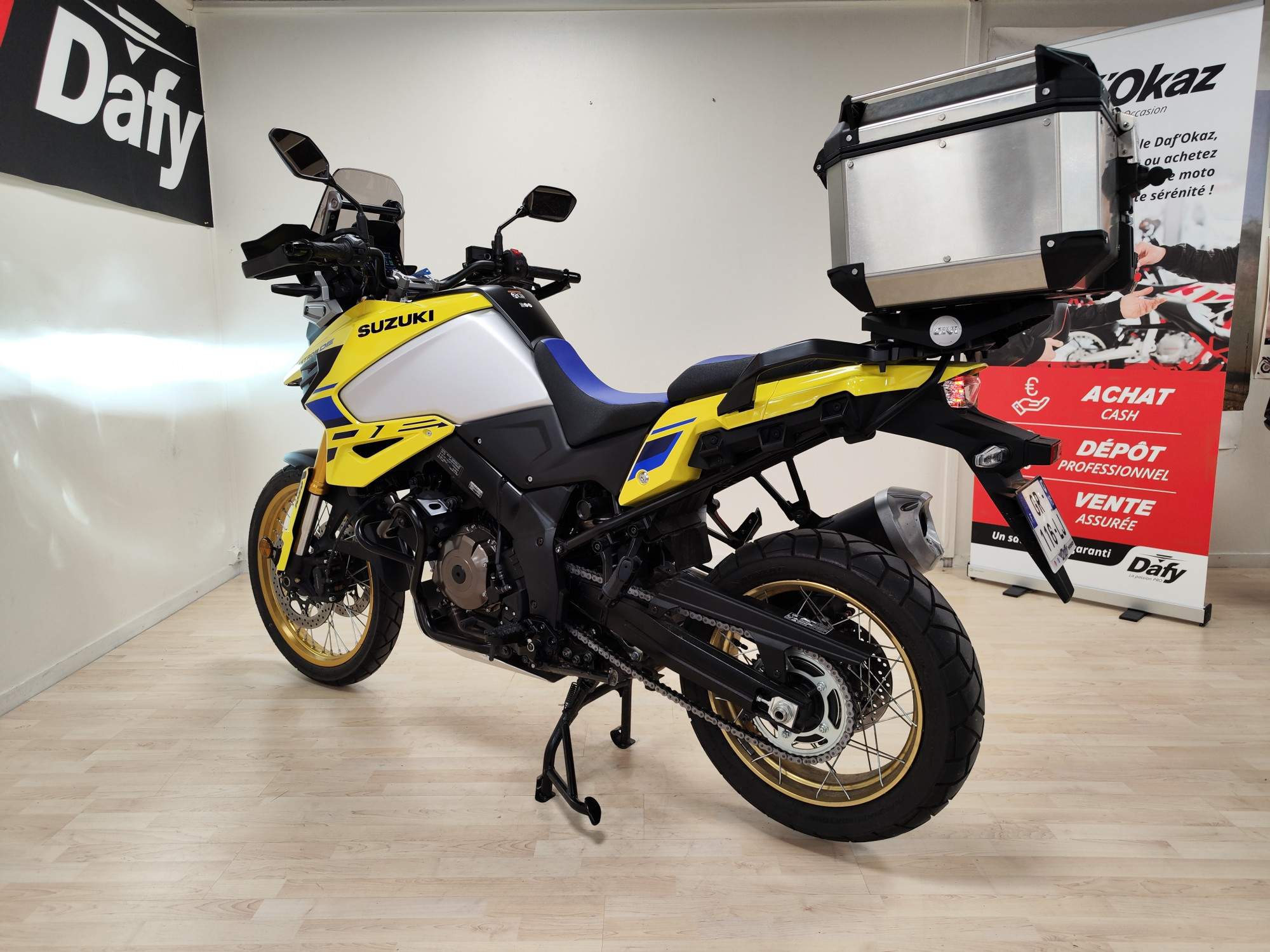 photo de SUZUKI DL 1050 V-STROM DE 1050 occasion de couleur  en vente à Champniers n°2