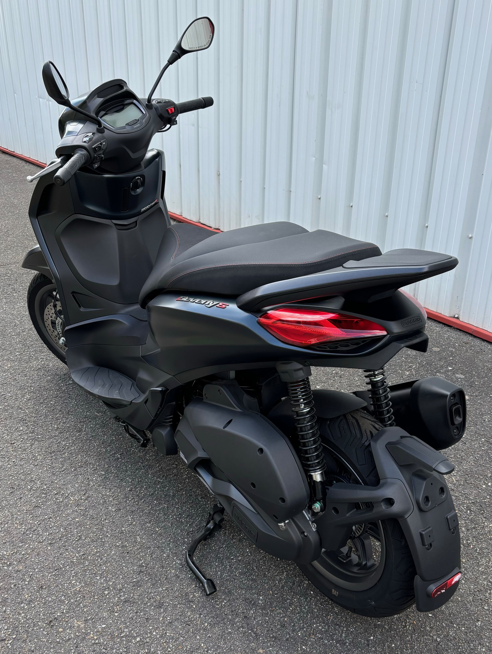 photo de PIAGGIO BEVERLY S 300 300 occasion de couleur  en vente à Lisieux n°2