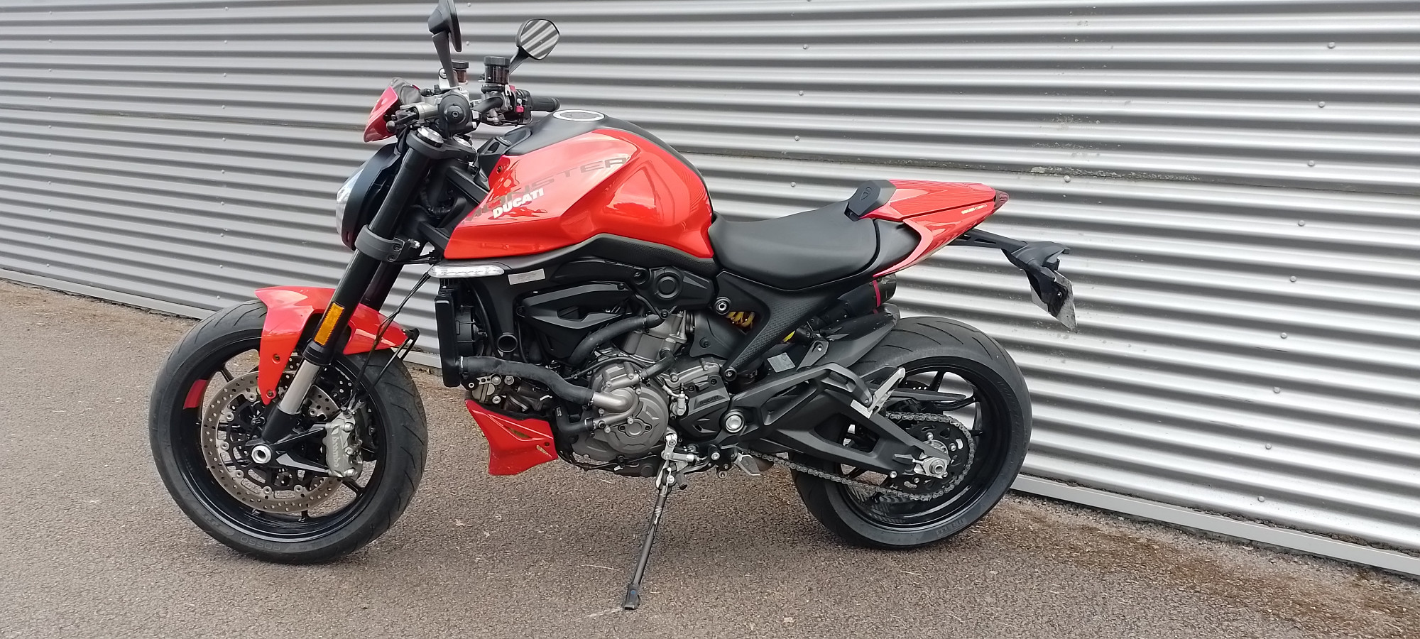 photo de DUCATI MONSTER 937 + 937 occasion de couleur  en vente   Chalon Sur Saone