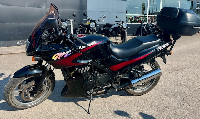 photo de KAWASAKI GPZ 500 occasion de couleur  en vente à Chenove n°3