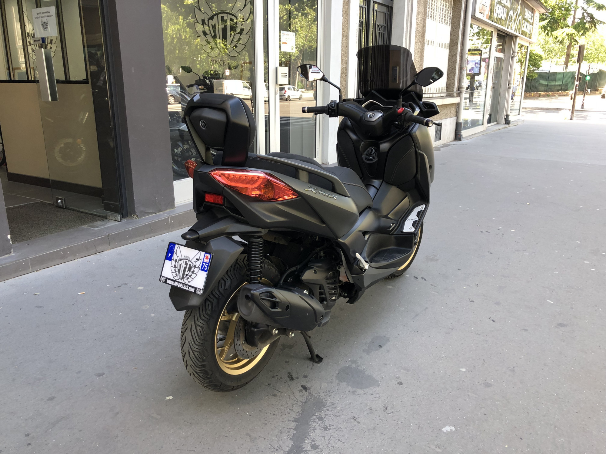 photo de YAMAHA XMAX 125 TECH MAX 125 occasion de couleur  en vente à Paris 17 n°3