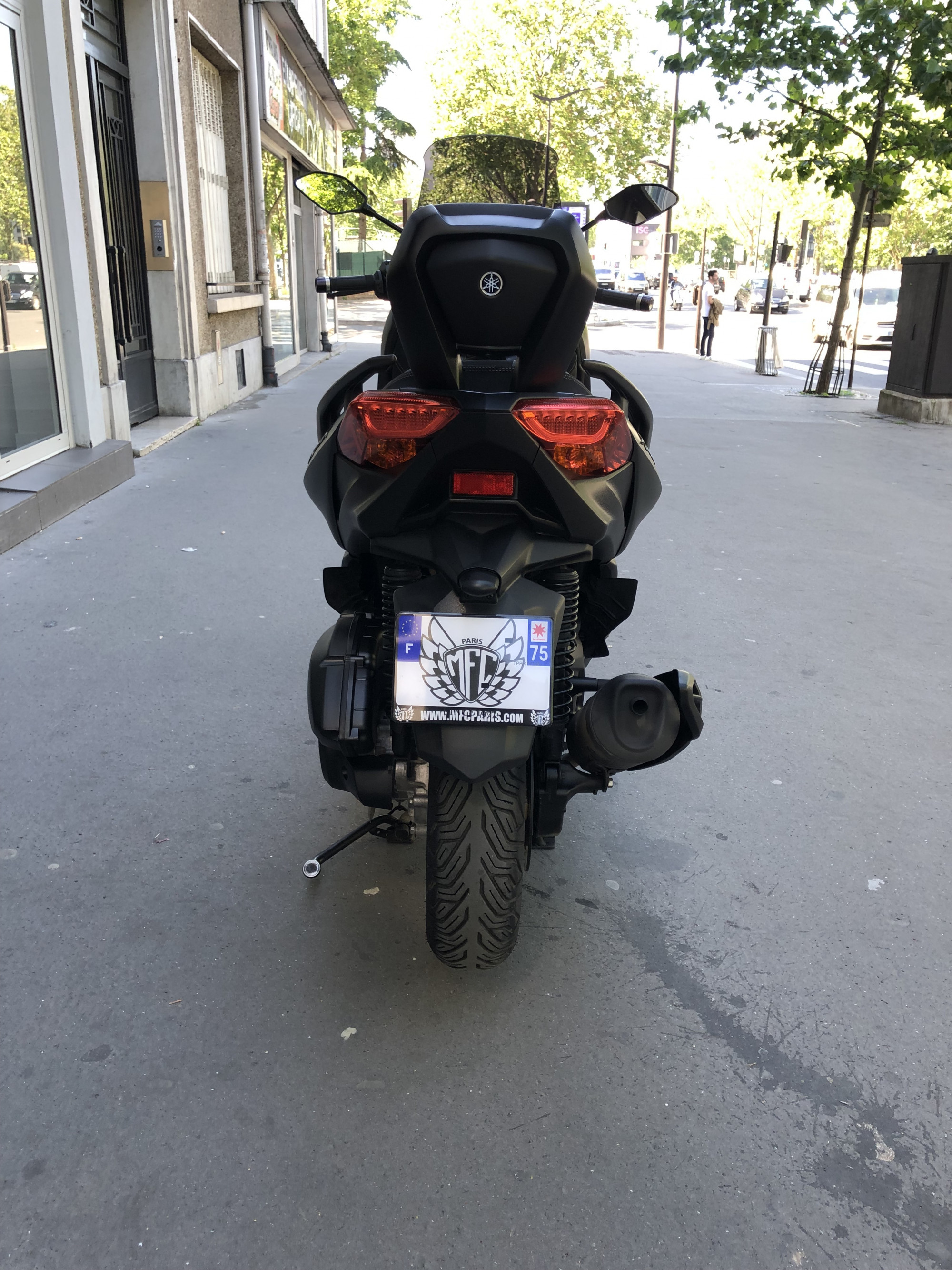 photo de YAMAHA XMAX 125 TECH MAX 125 occasion de couleur  en vente à Paris 17 n°2