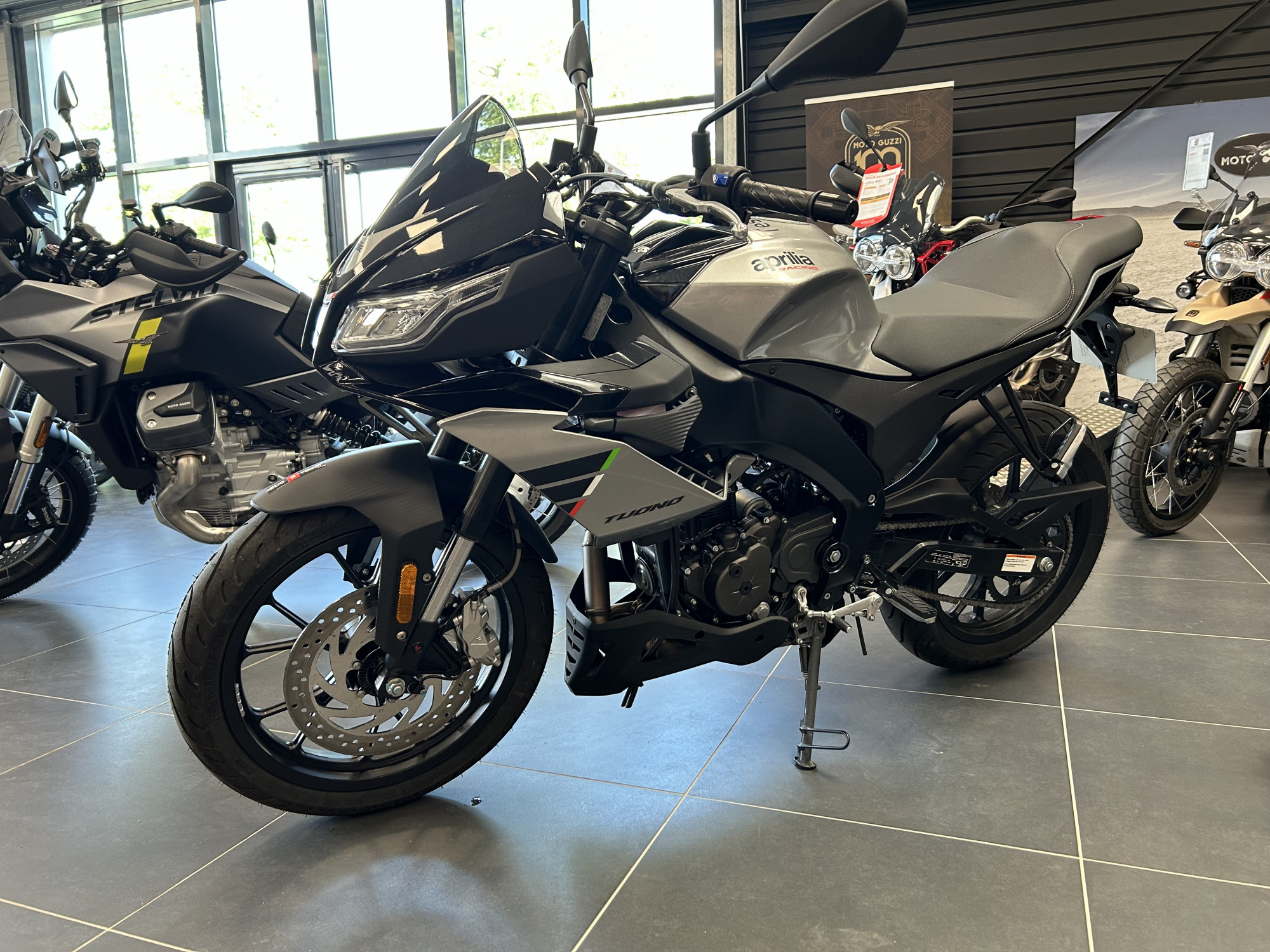 photo de APRILIA TUONO 125 ABS 125 occasion de couleur  en vente à Chalon Sur Saone n°3