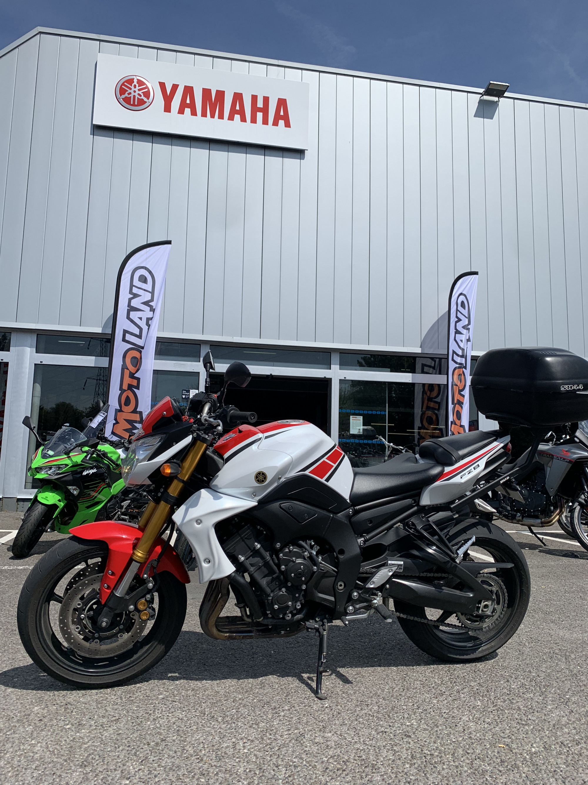 photo de YAMAHA FZ8 FAZER 800 occasion de couleur  en vente à Dunkerque n°2