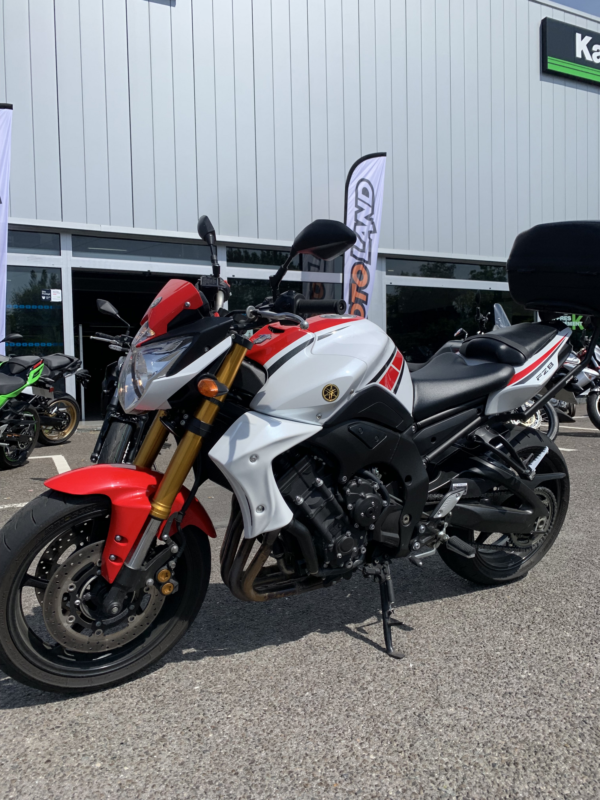 photo de YAMAHA FZ8 FAZER 800 occasion de couleur  en vente à Dunkerque n°3