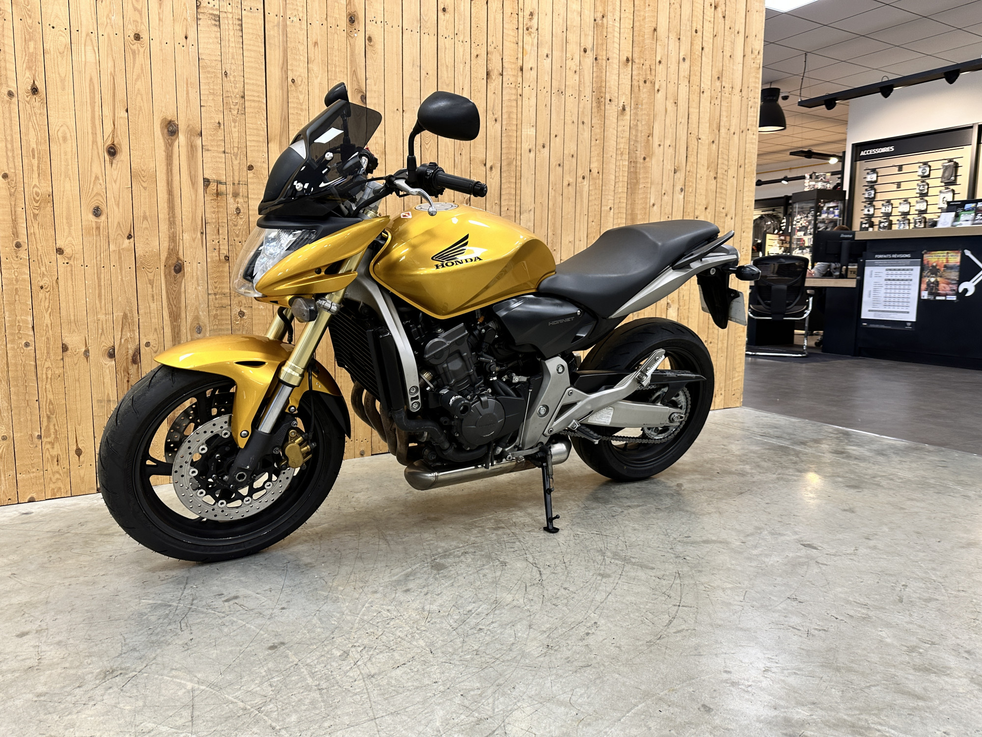 photo de HONDA CB HORNET 600 occasion de couleur  en vente à Valence n°2