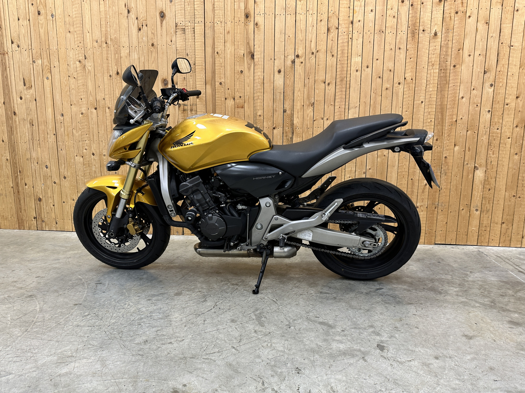 photo de HONDA CB HORNET 600 occasion de couleur  en vente à Valence n°3