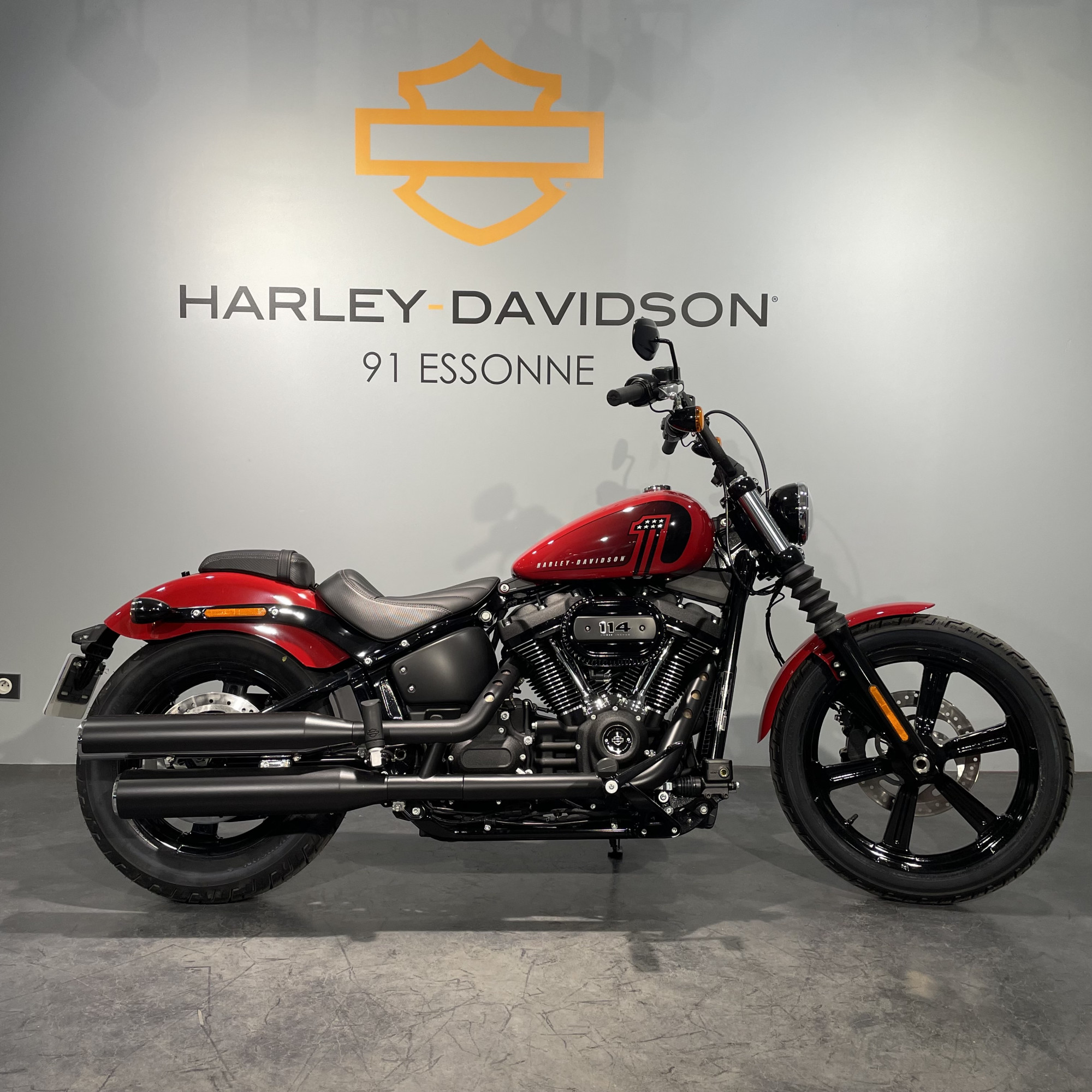 photo de HARLEY DAVIDSON SOFTAIL STREET BOB 1868 1868 occasion de couleur  en vente à Ballainvilliers n°1