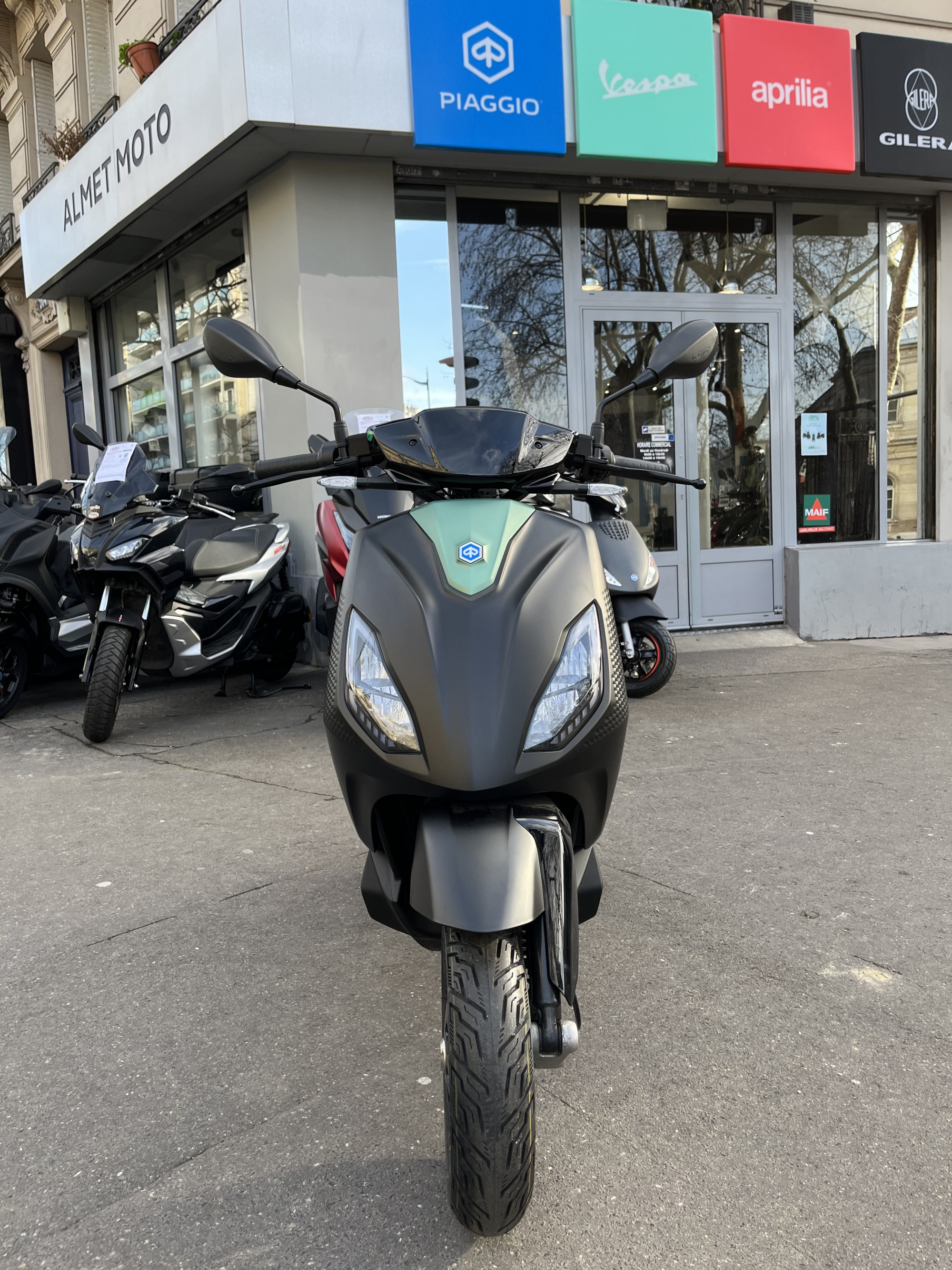 photo de PIAGGIO 1 ELECTRIQUE 45 occasion de couleur  en vente à Paris 12 n°2