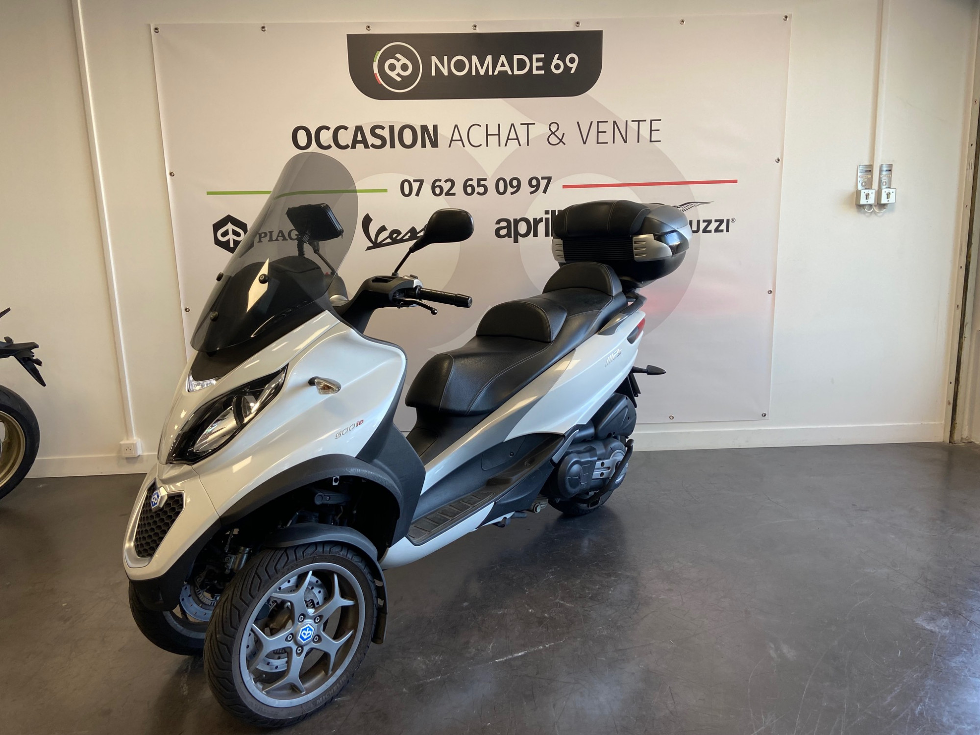 photo de PIAGGIO MP3 500 ABS-ASR 500 occasion de couleur  en vente à Brignais n°3