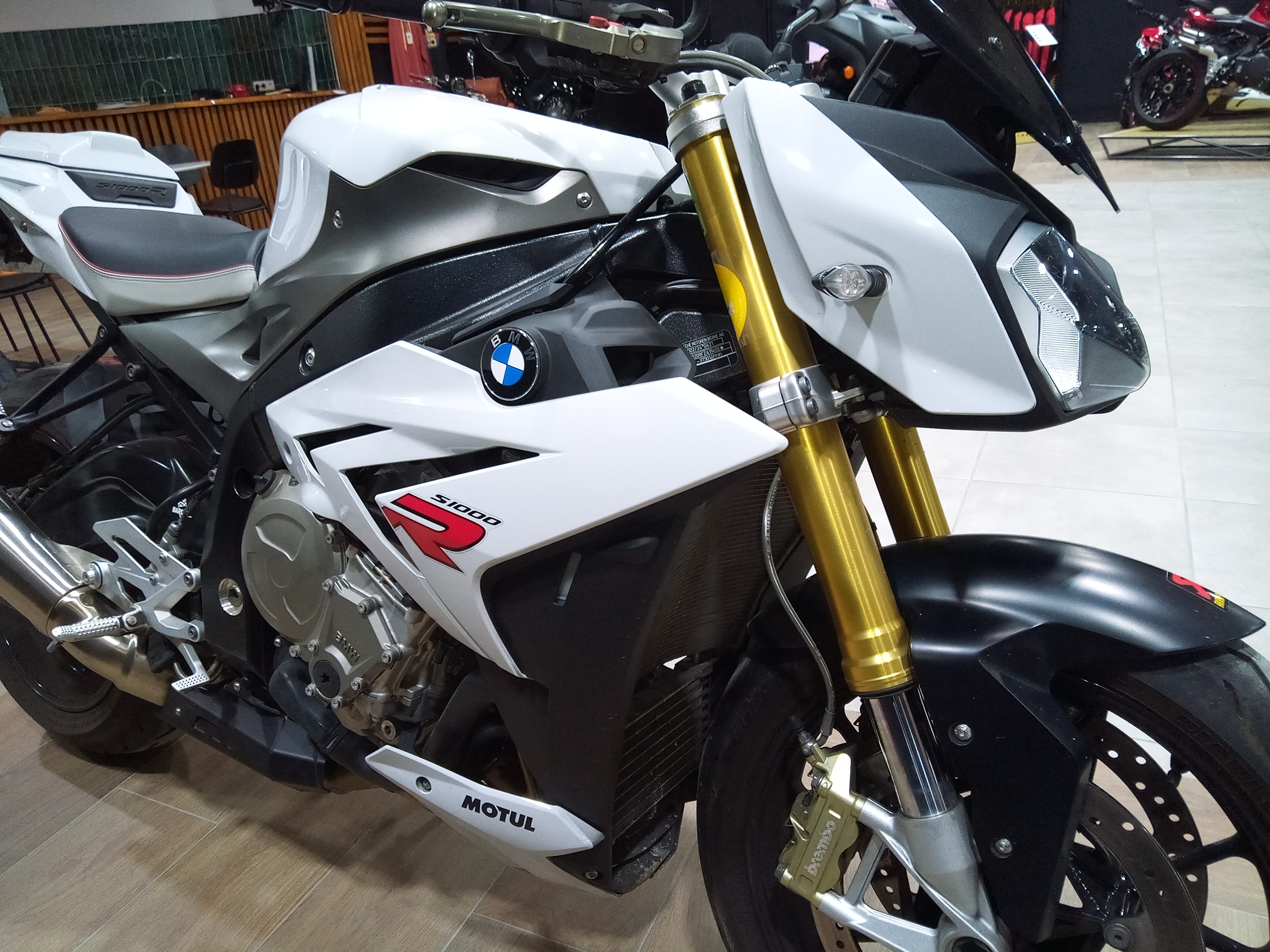 photo de BMW S 1000 R 1000 occasion de couleur  en vente à Marseille 08 n°3