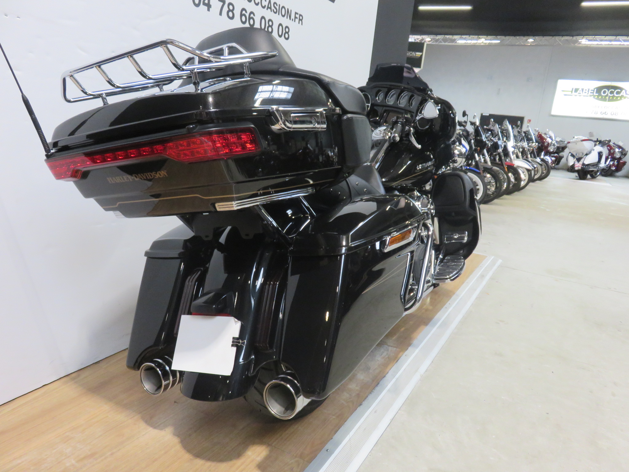 photo de HARLEY DAVIDSON ELECTRA GLIDE ULTRA LIMITED 1745 occasion de couleur  en vente à Limonest n°2