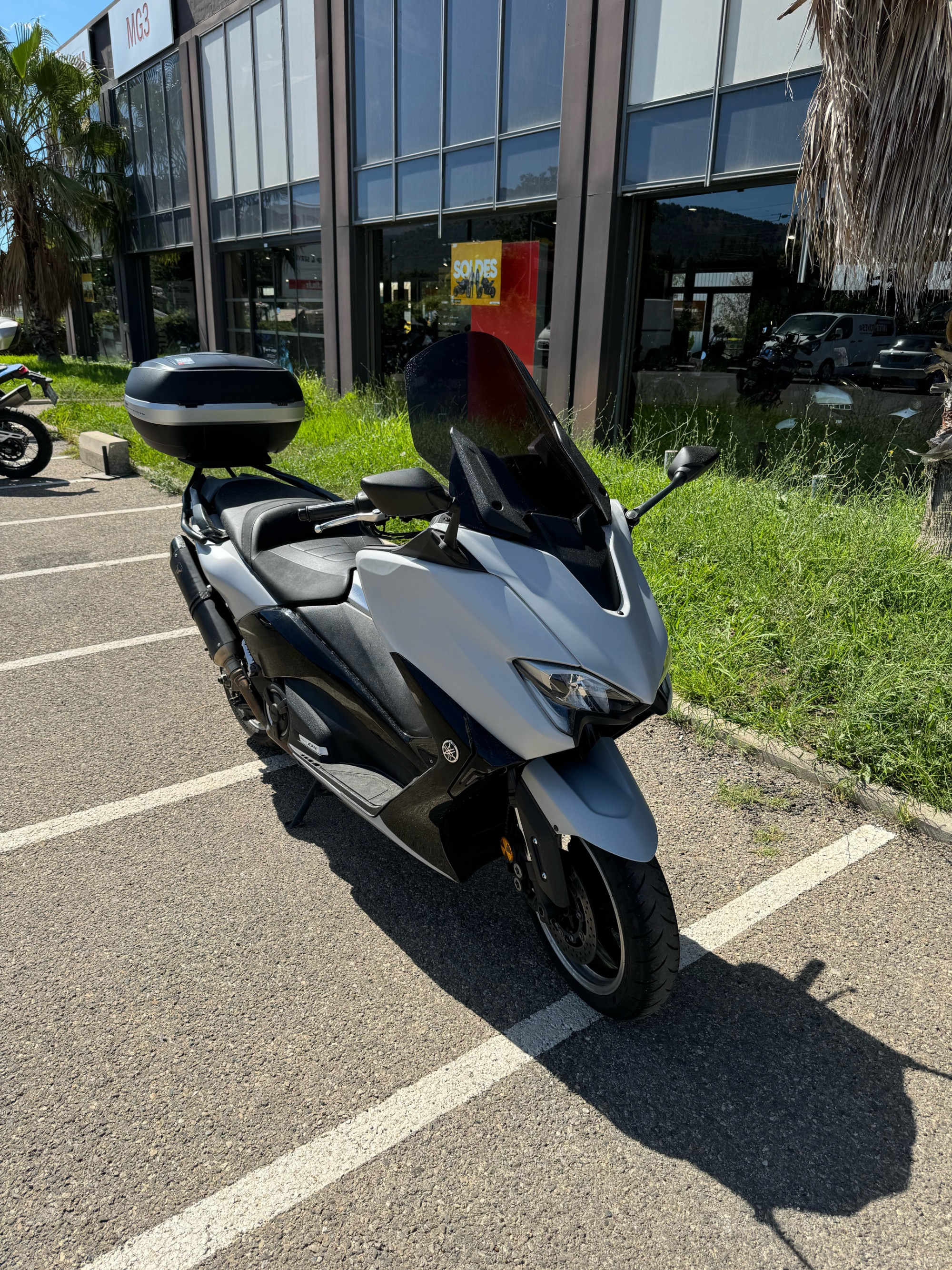 photo de YAMAHA XP T-MAX 530 DX 530 occasion de couleur  en vente à Aubagne n°2