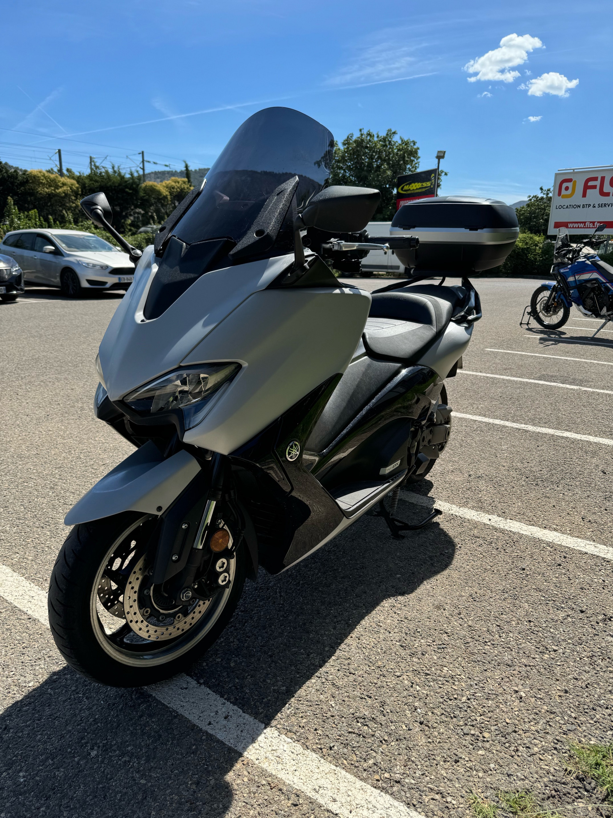 photo de YAMAHA XP T-MAX 530 DX 530 occasion de couleur  en vente à Aubagne n°3