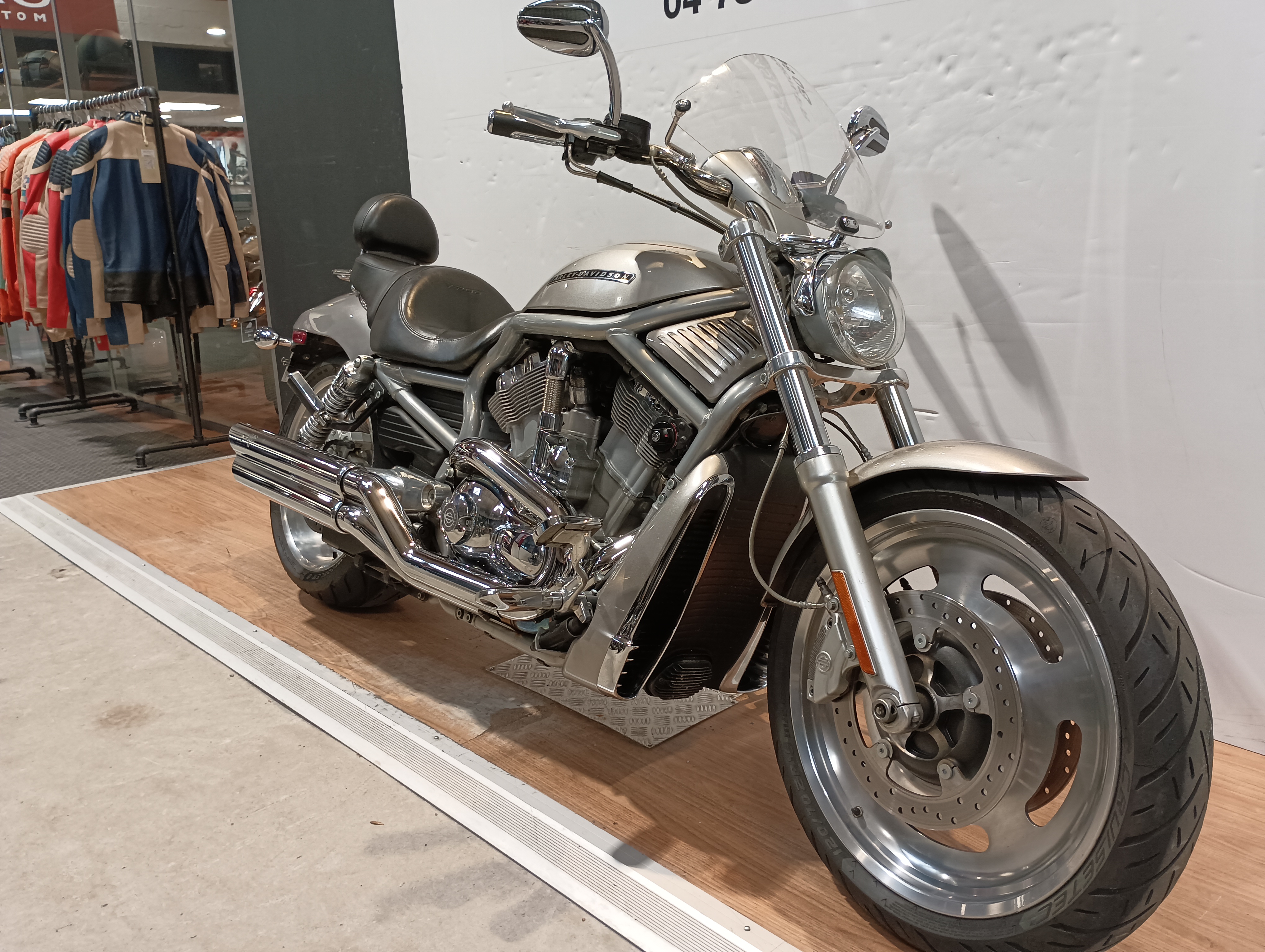 photo de HARLEY DAVIDSON V-ROD 1250 occasion de couleur  en vente à Limonest n°1