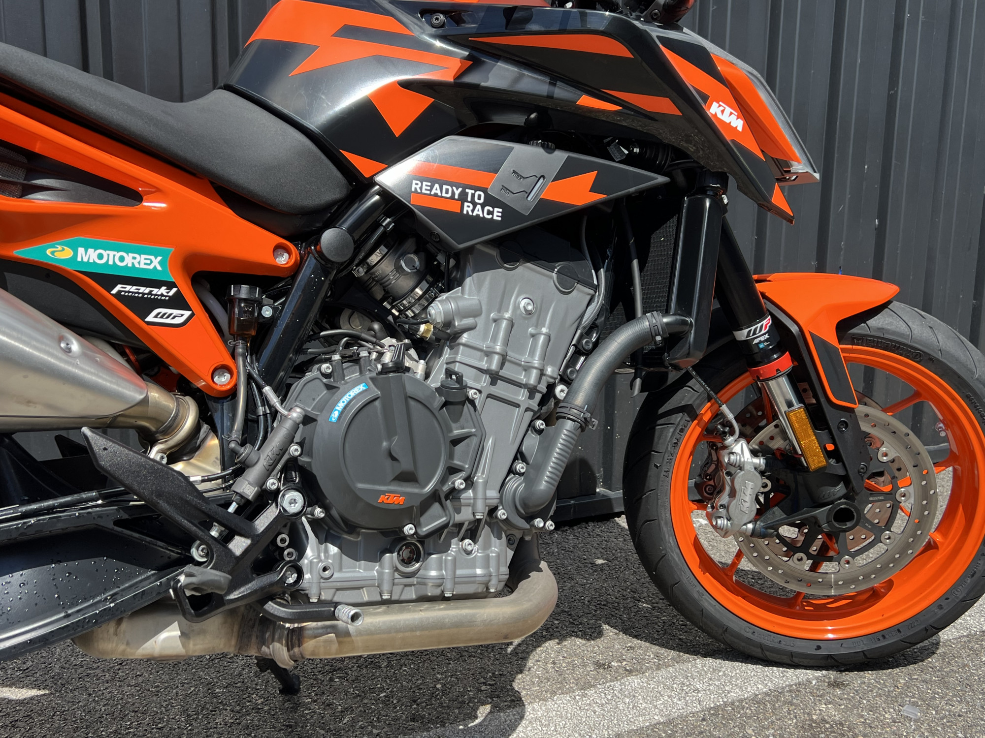 photo de KTM KTM 890 DUKE GP 2022 890 occasion de couleur  en vente à St etienne n°2