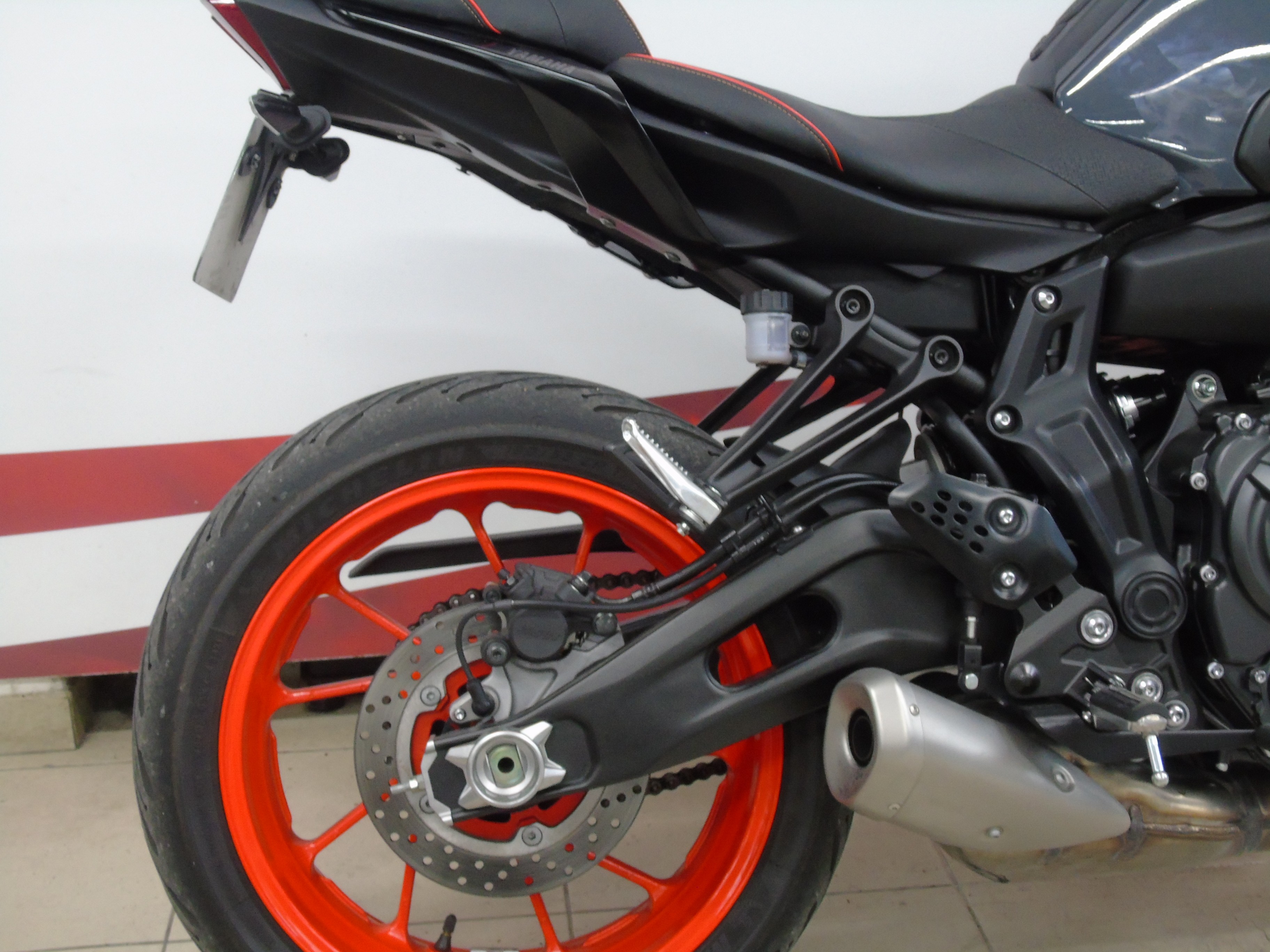 photo de YAMAHA MT 07   ABS BRIDE A2 700 occasion de couleur  en vente à Mougins n°2