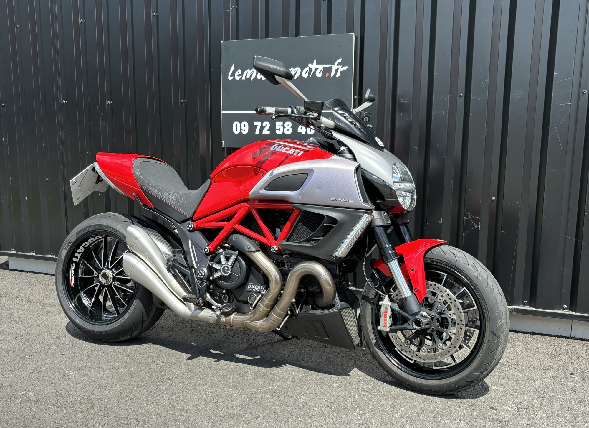 photo de DUCATI DIAVEL 1198 occasion de couleur  en vente à Ruaudin n°3