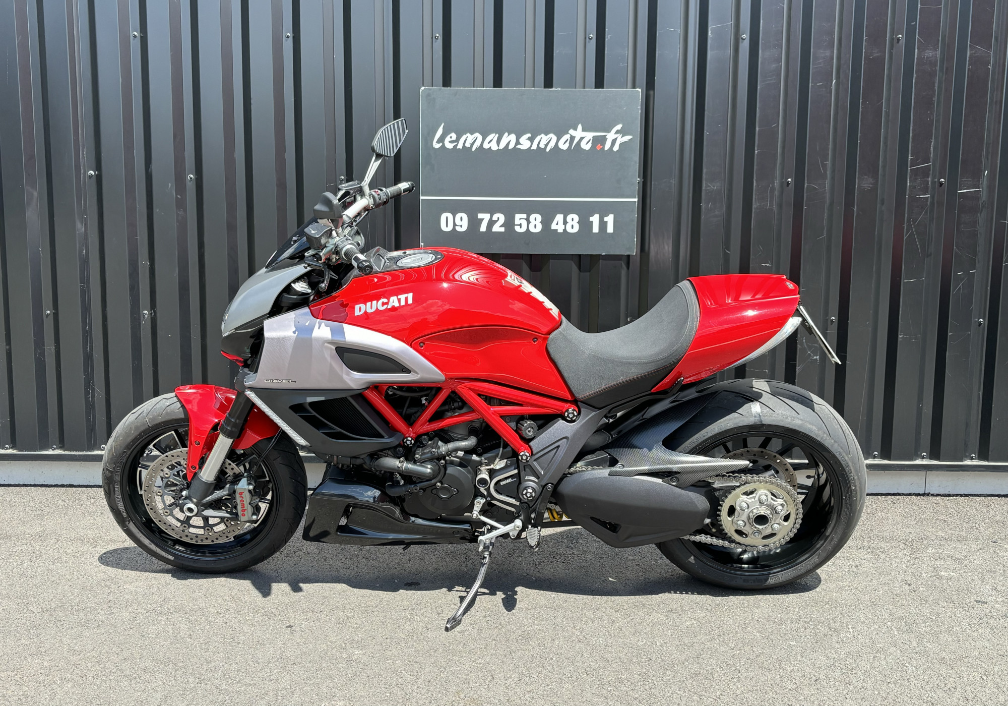 photo de DUCATI DIAVEL 1198 occasion de couleur  en vente à Ruaudin n°2