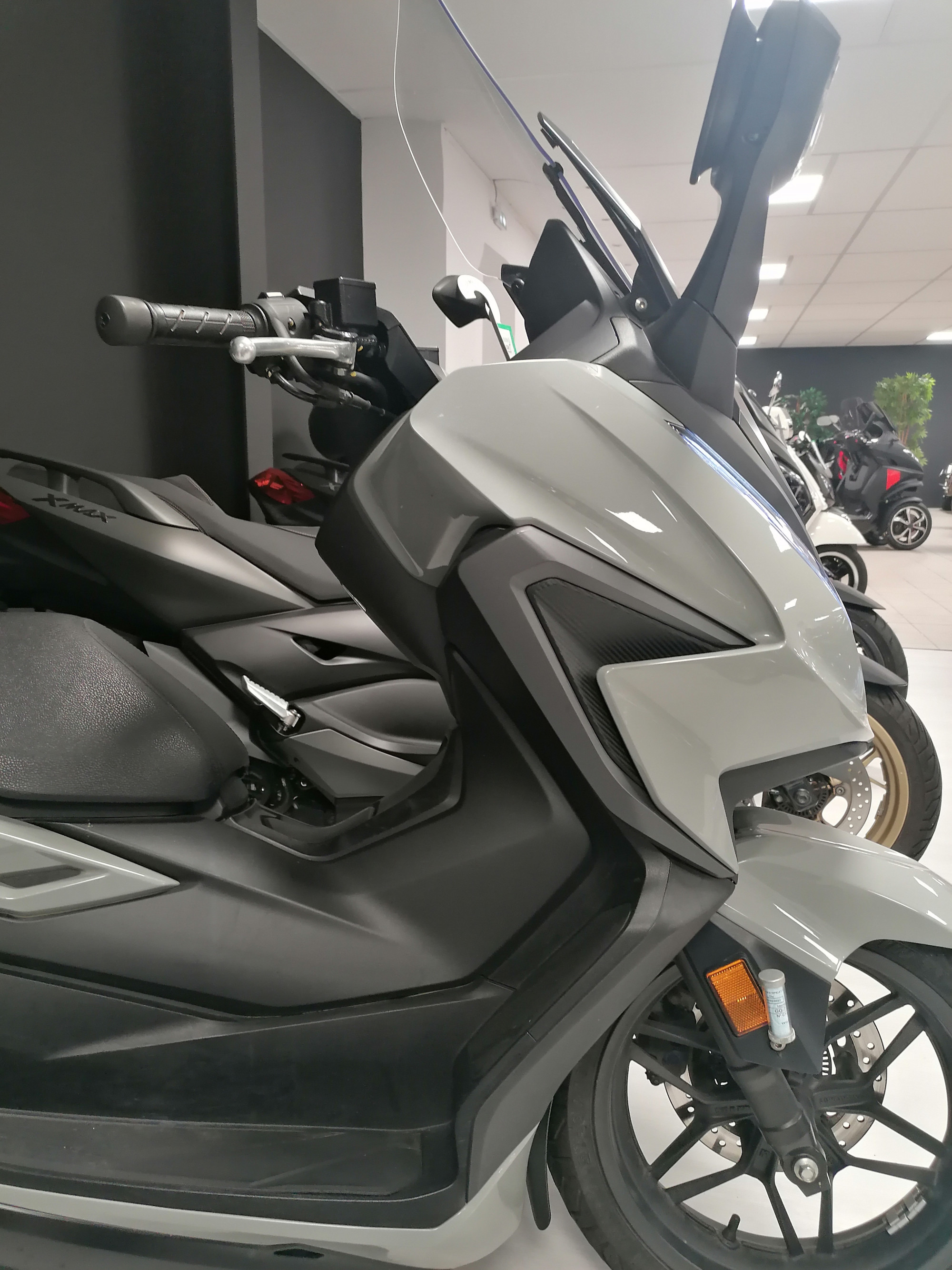 photo de HONDA NSS FORZA 125 125 occasion de couleur  en vente à Lanester n°3