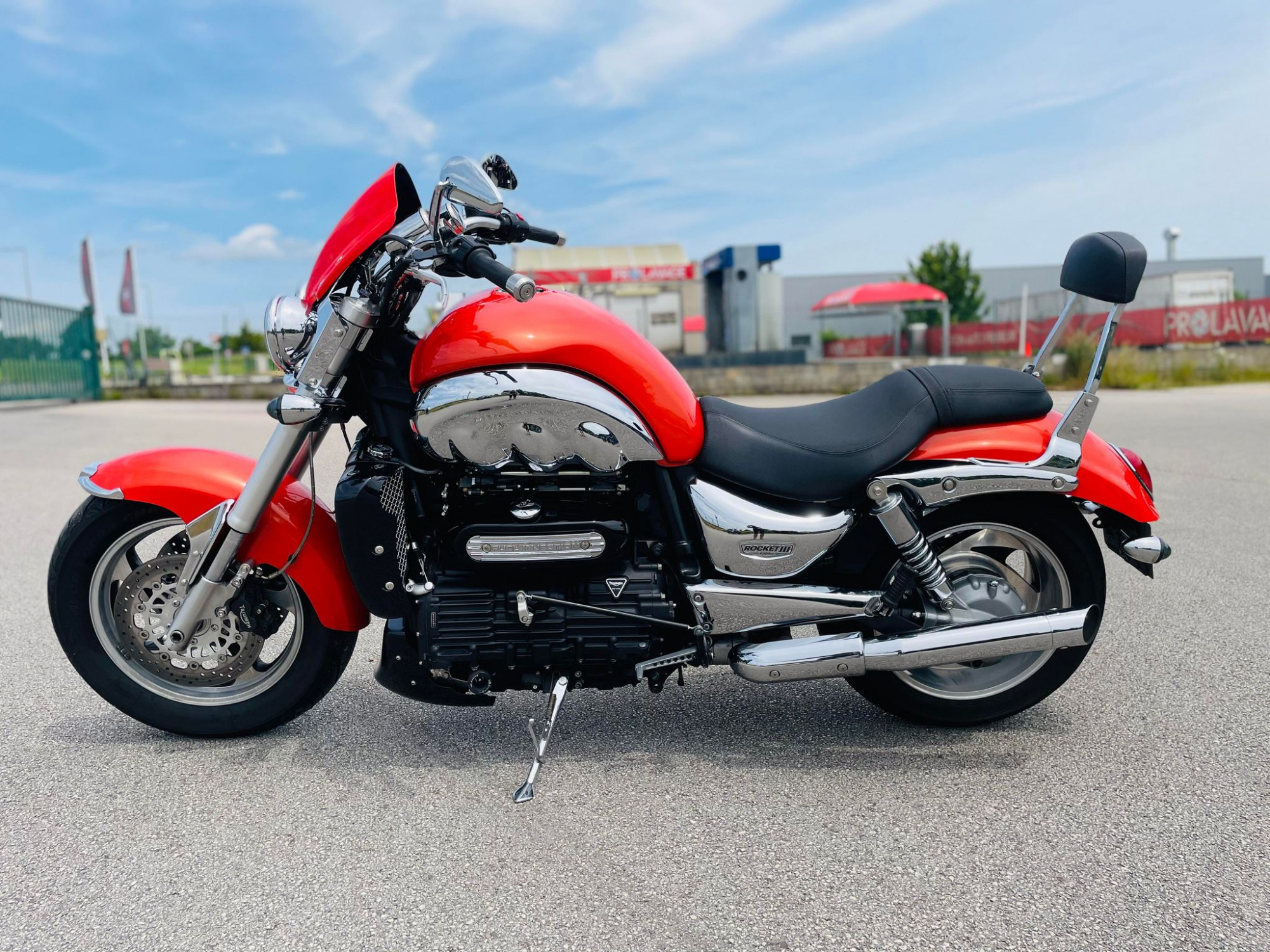 photo de TRIUMPH ROCKET III 2300 occasion de couleur  en vente à Fixin n°3