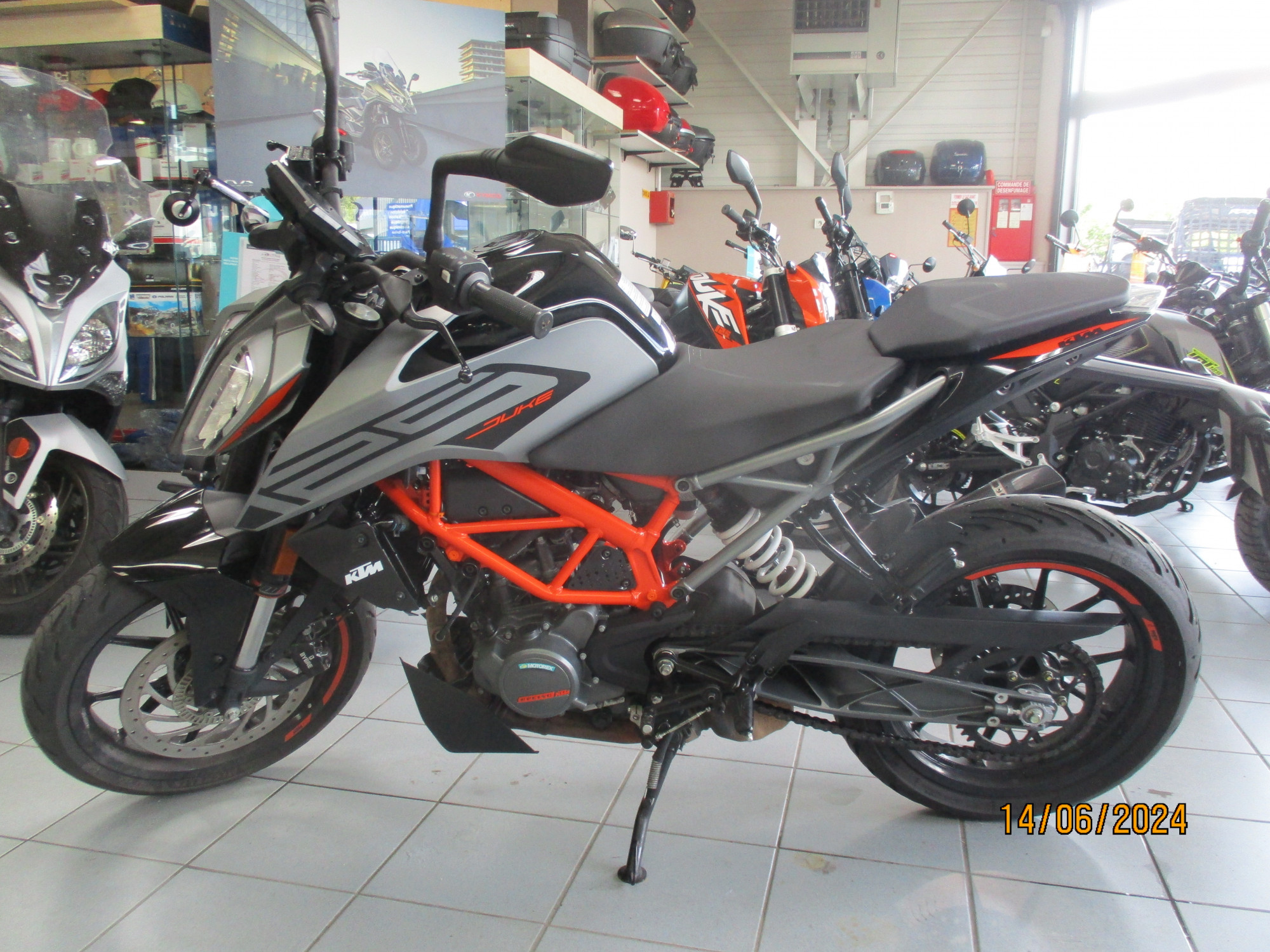 photo de KTM 125 DUKE ABS 125 occasion de couleur  en vente à Soissons n°3