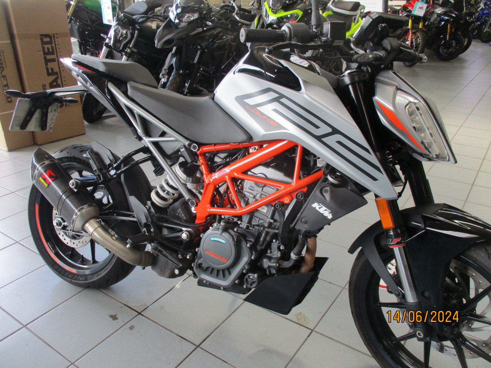 photo de KTM 125 DUKE ABS 125 occasion de couleur  en vente à Soissons n°2